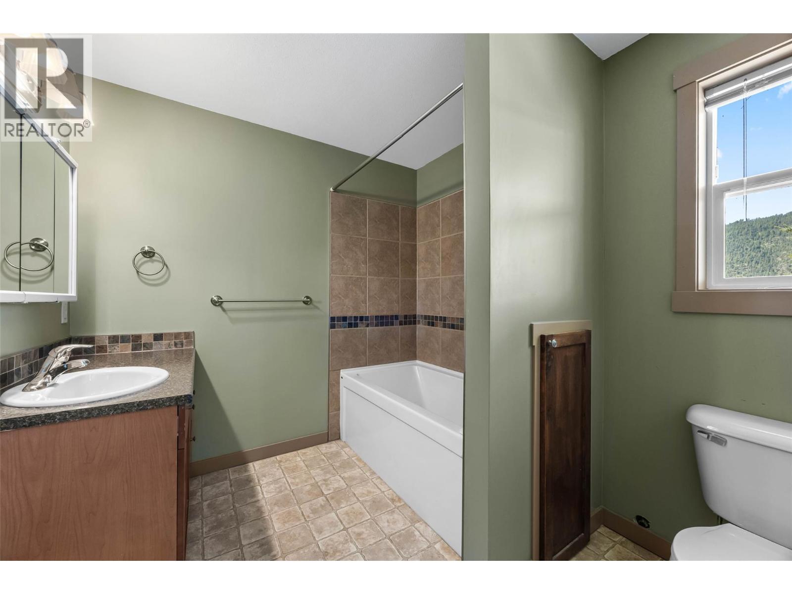 1170 Montgomery Place, Chase