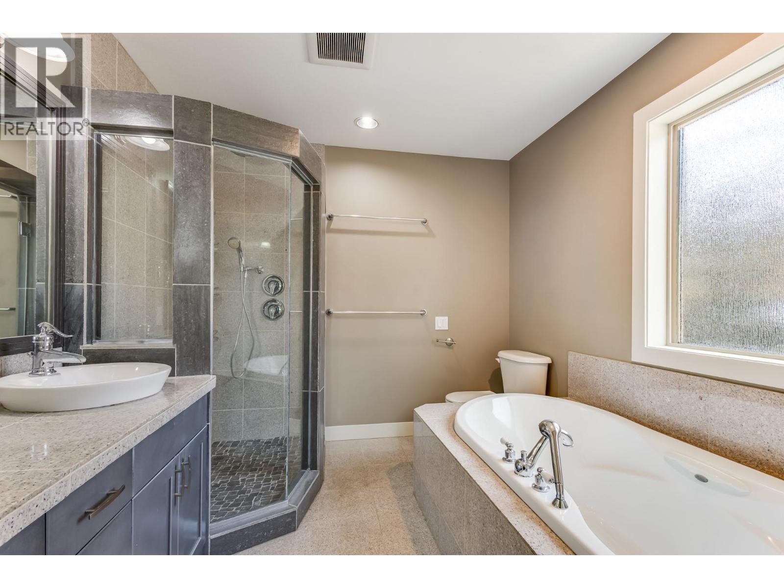 2061 Bernau Court, Lake Country