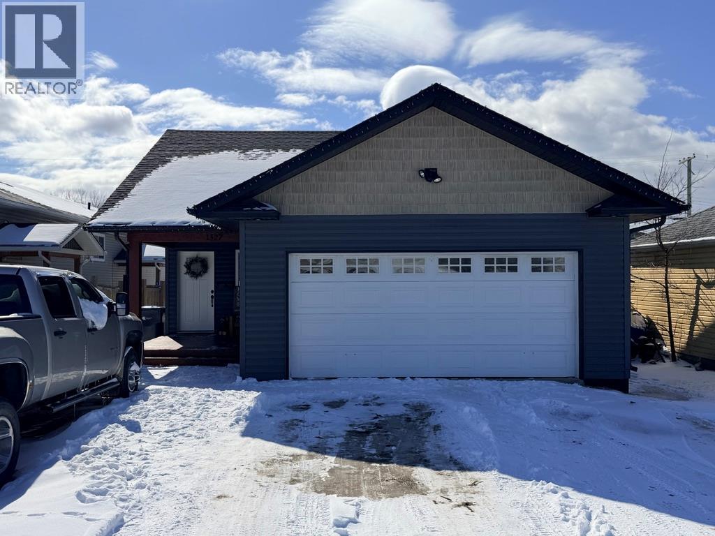1327 101 Avenue, Dawson Creek