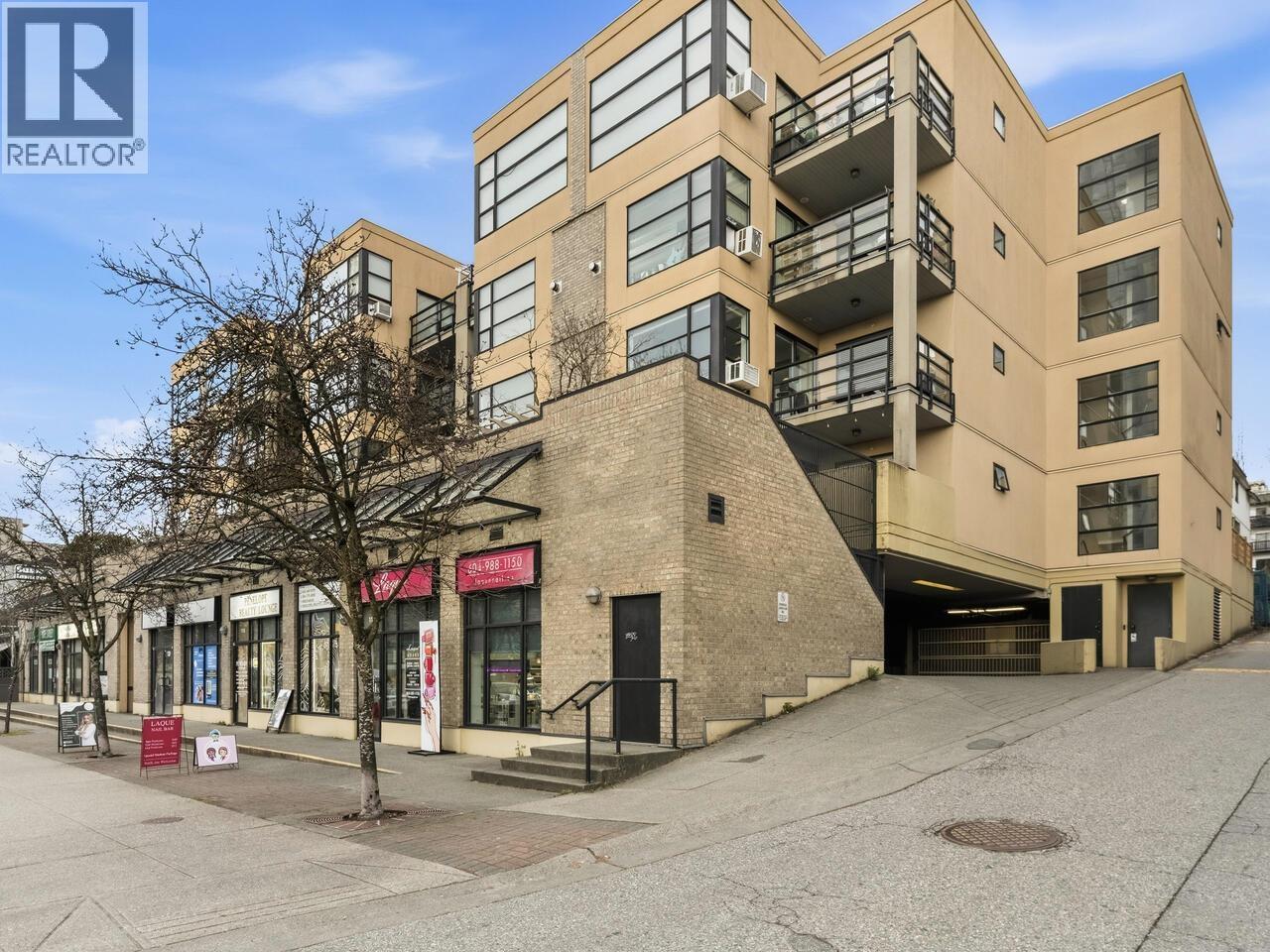 402 124 W 3RD STREET, North Vancouver