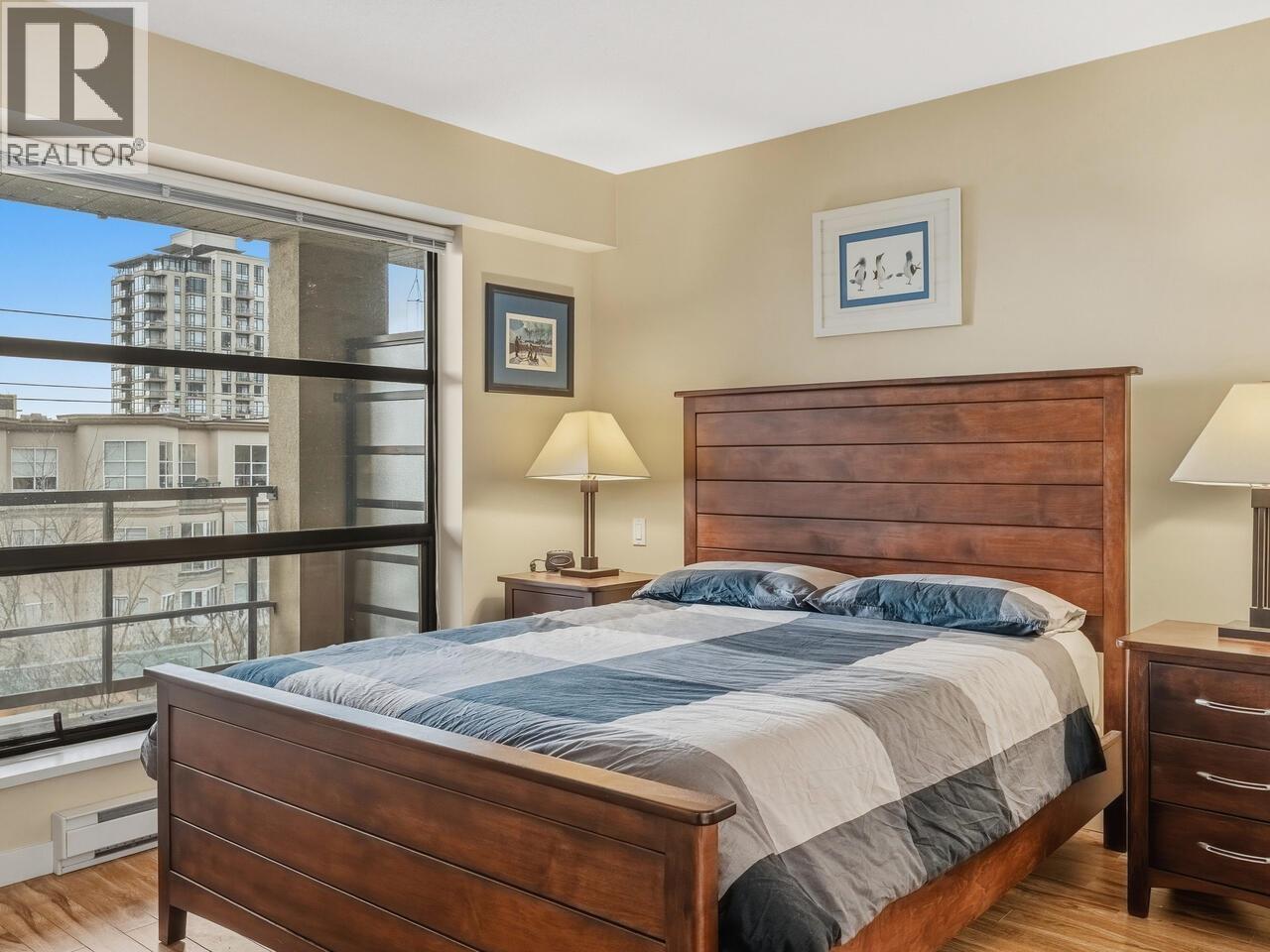 402 124 W 3RD STREET, North Vancouver