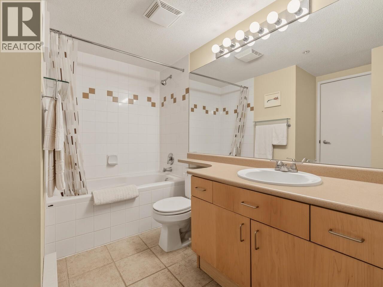 402 124 W 3RD STREET, North Vancouver