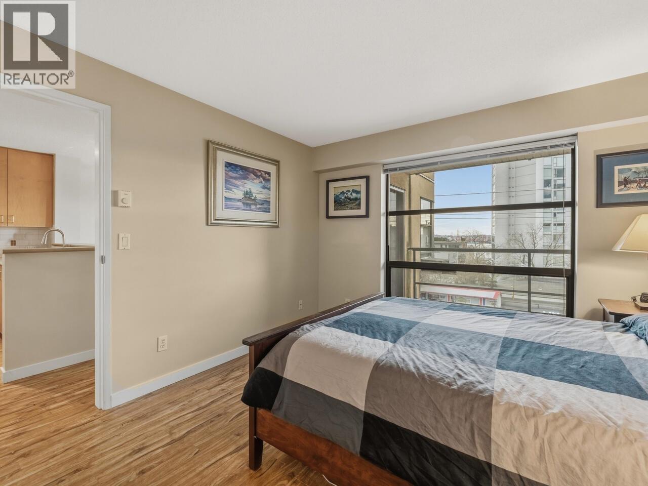 402 124 W 3RD STREET, North Vancouver