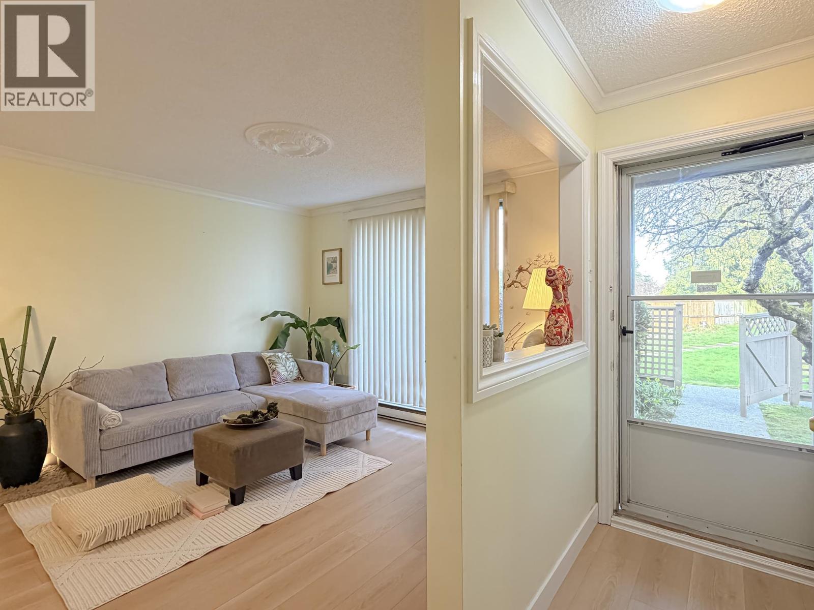 102 8040 COLONIAL DRIVE, Richmond