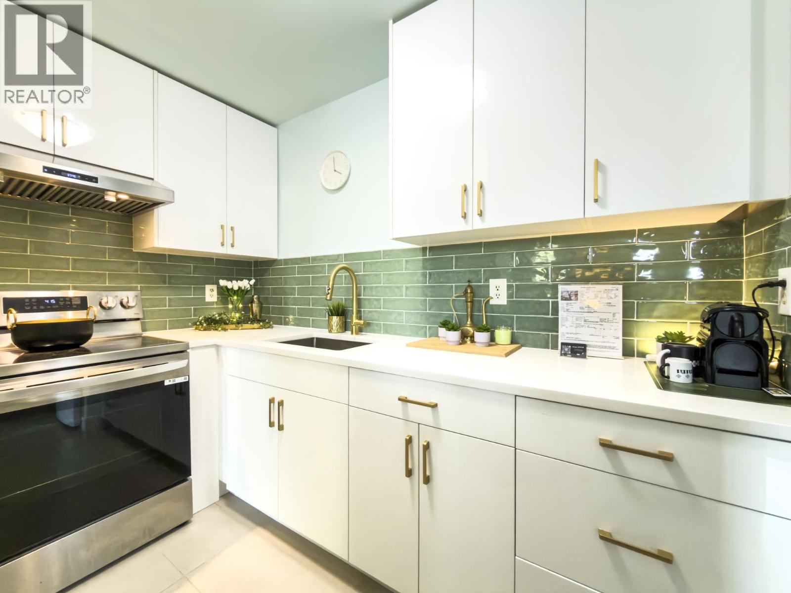 102 8040 COLONIAL DRIVE, Richmond