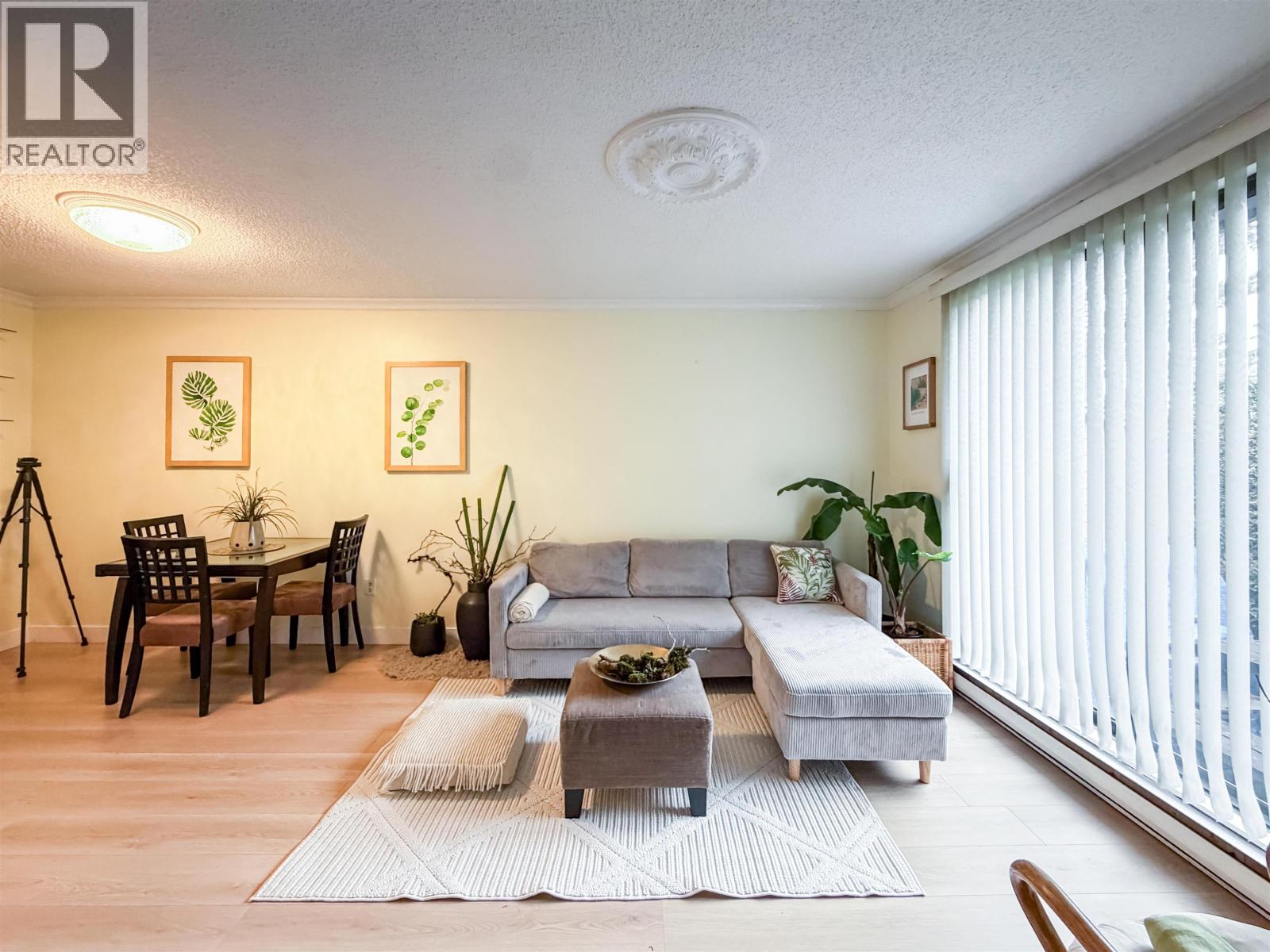 102 8040 COLONIAL DRIVE, Richmond