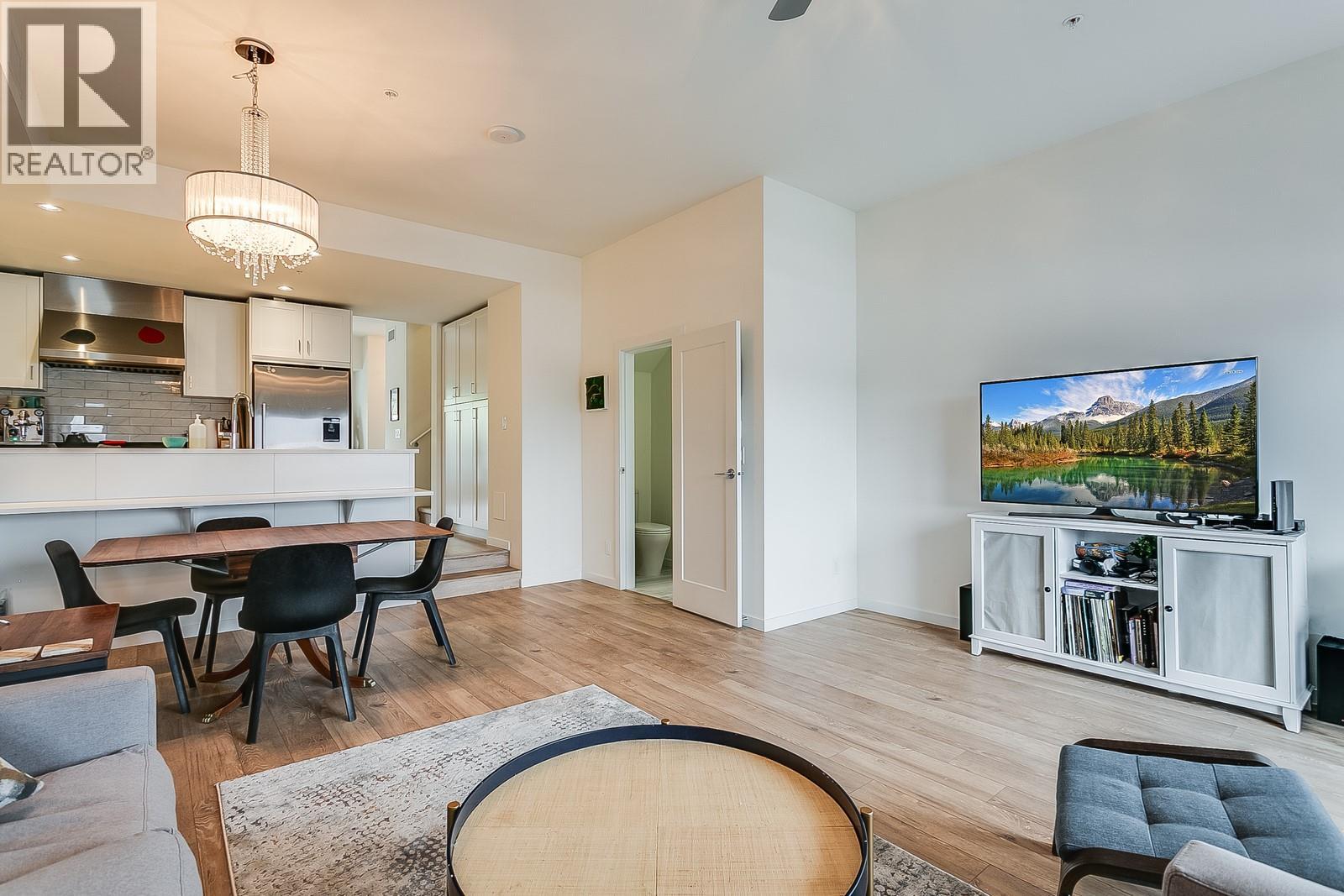 318 3030 Pandosy Street, Kelowna