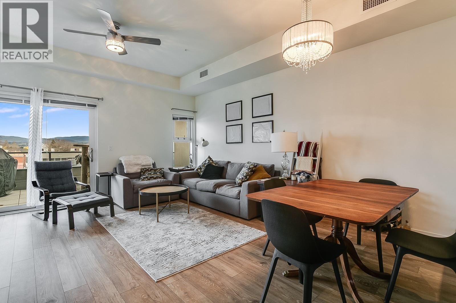 318 3030 Pandosy Street, Kelowna