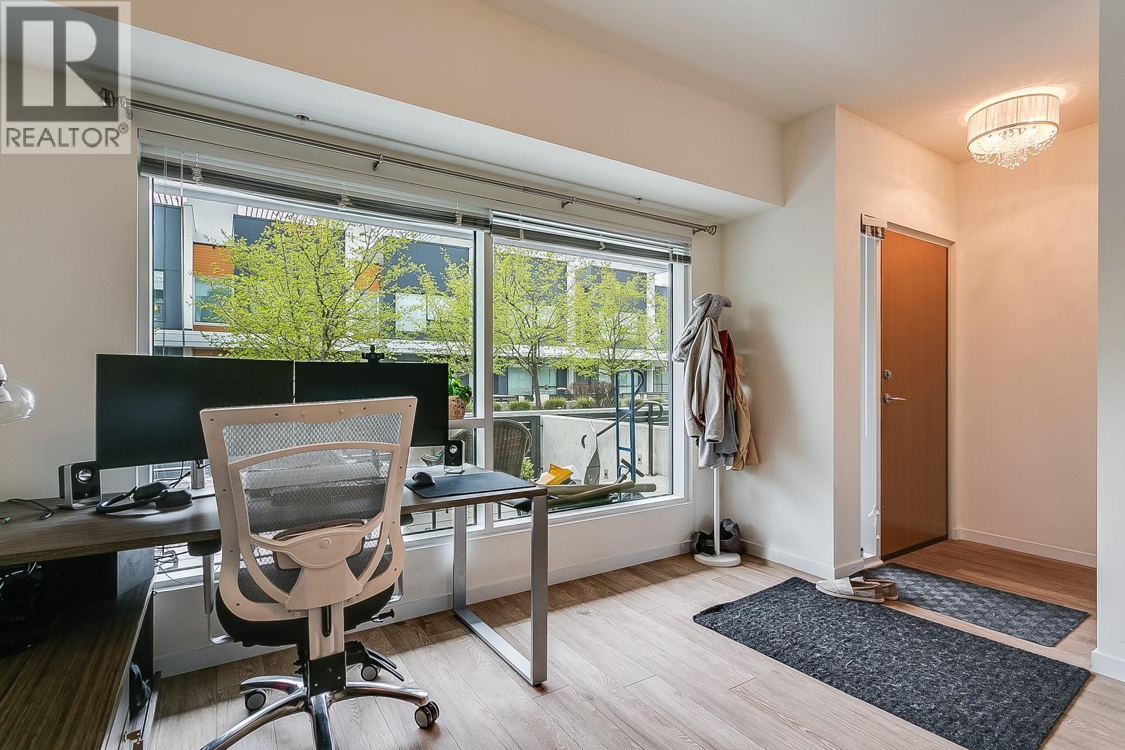 318 3030 Pandosy Street, Kelowna