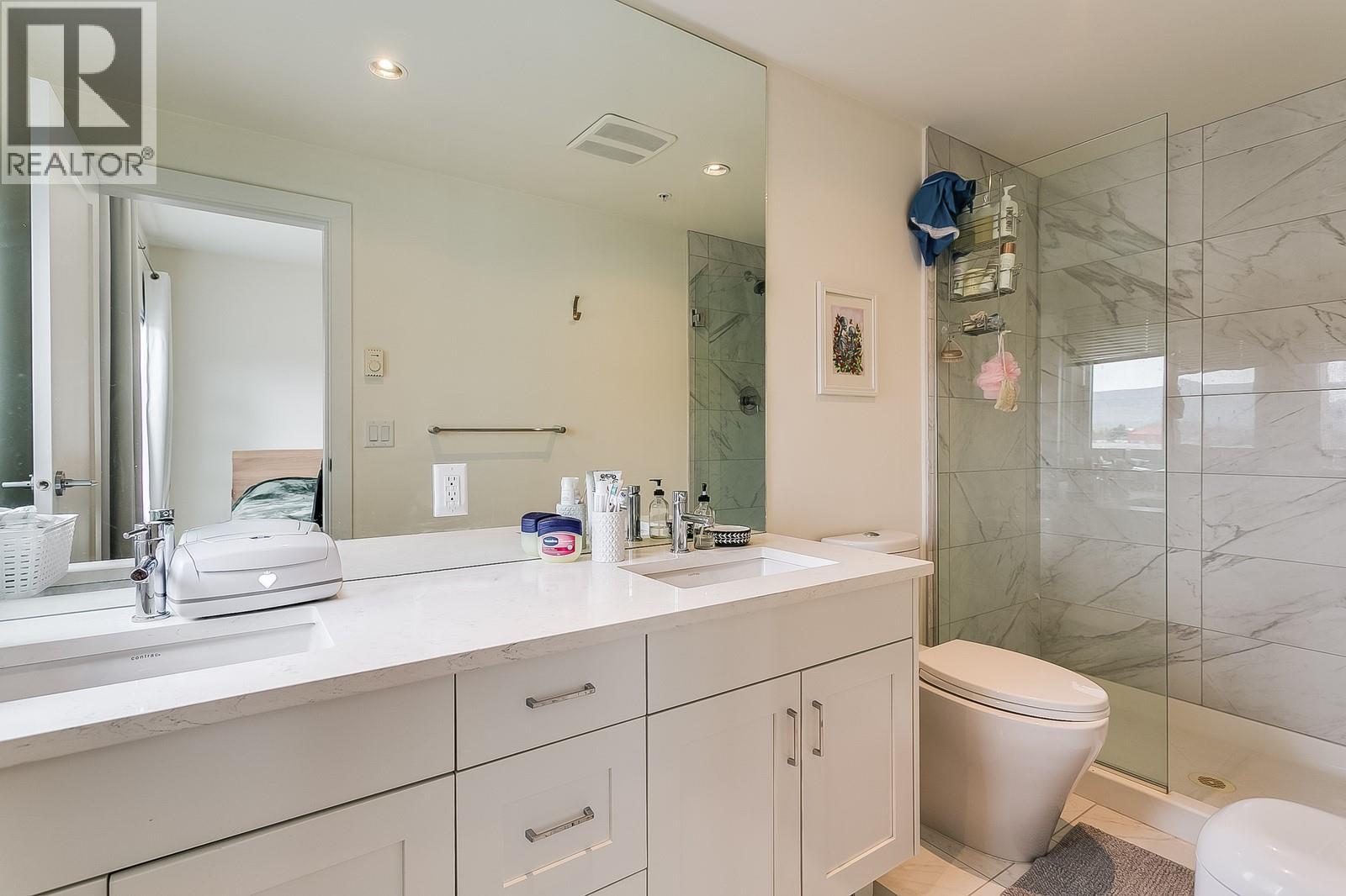 318 3030 Pandosy Street, Kelowna