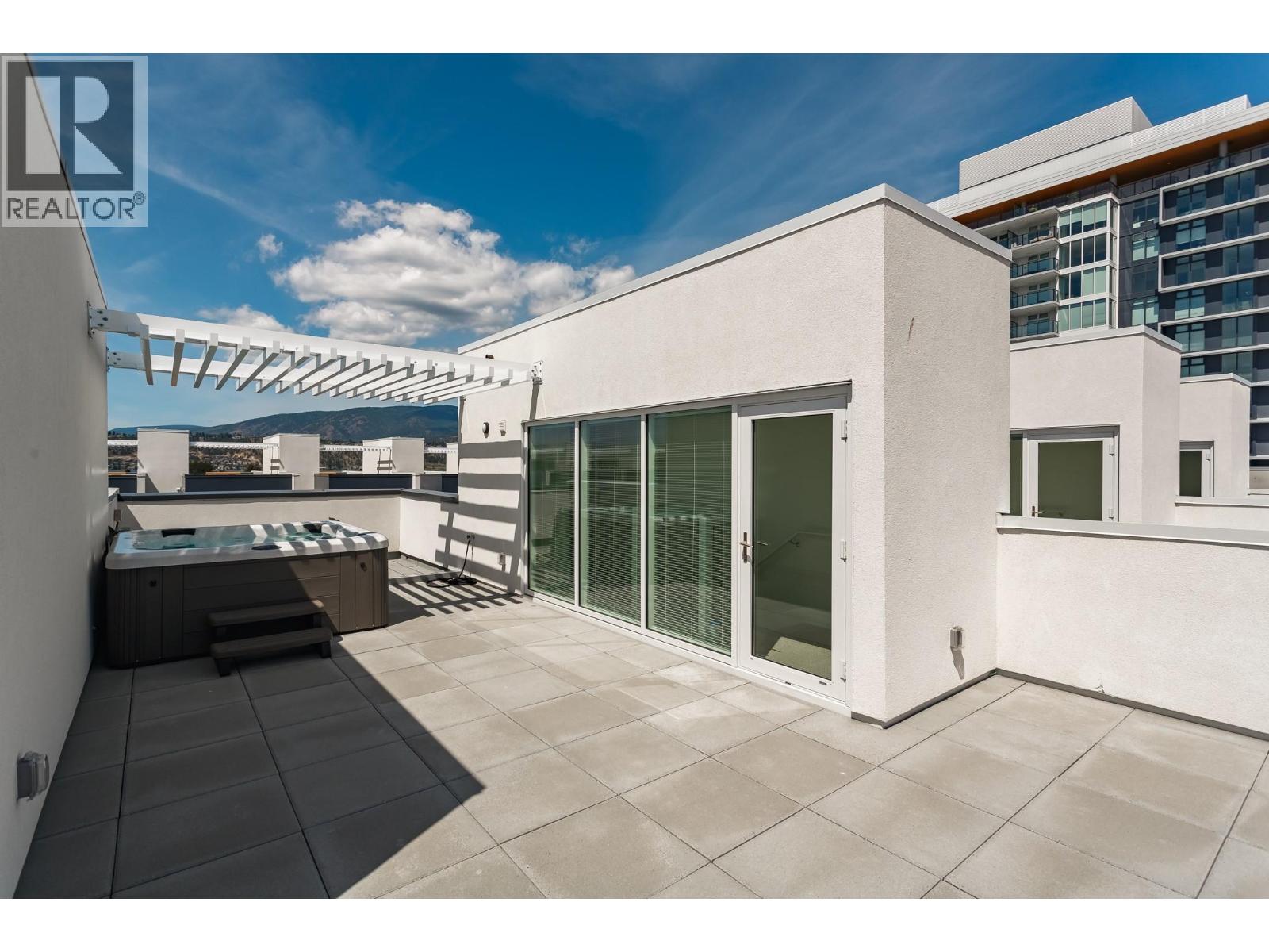 #318 3030 Pandosy Street - 24
