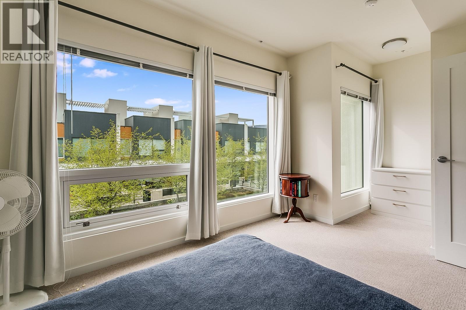 318 3030 Pandosy Street, Kelowna