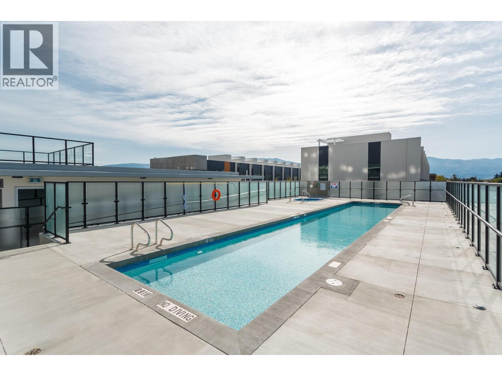 318 3030 Pandosy Street, Kelowna