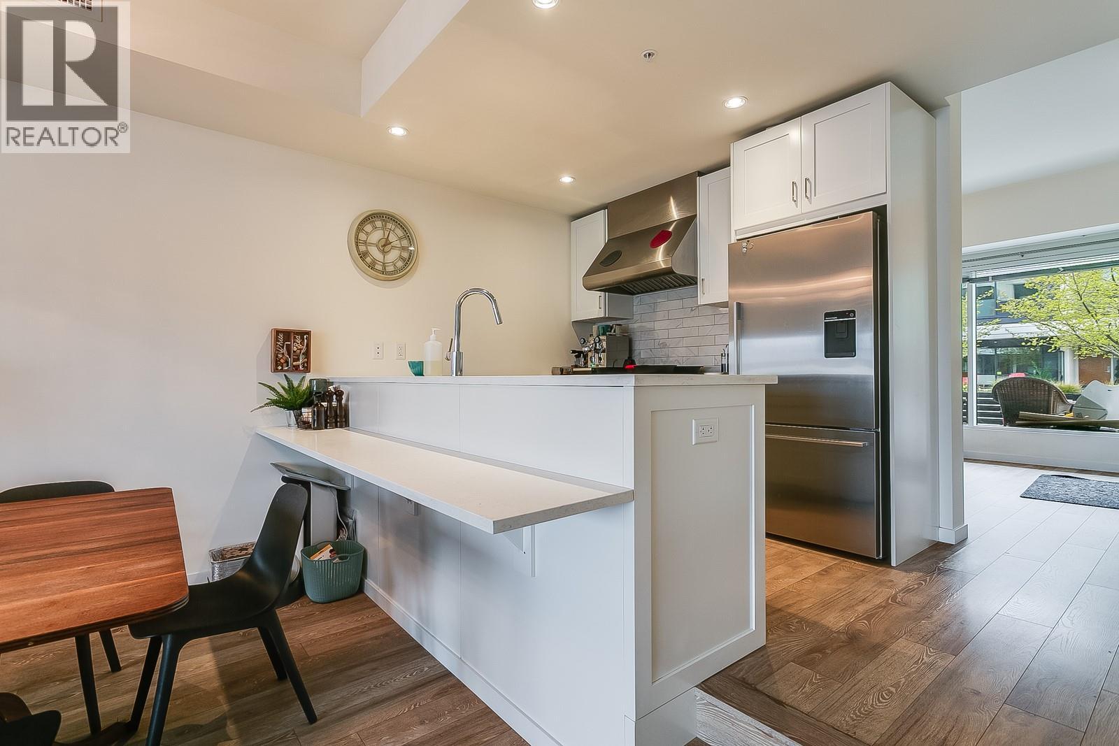 318 3030 Pandosy Street, Kelowna