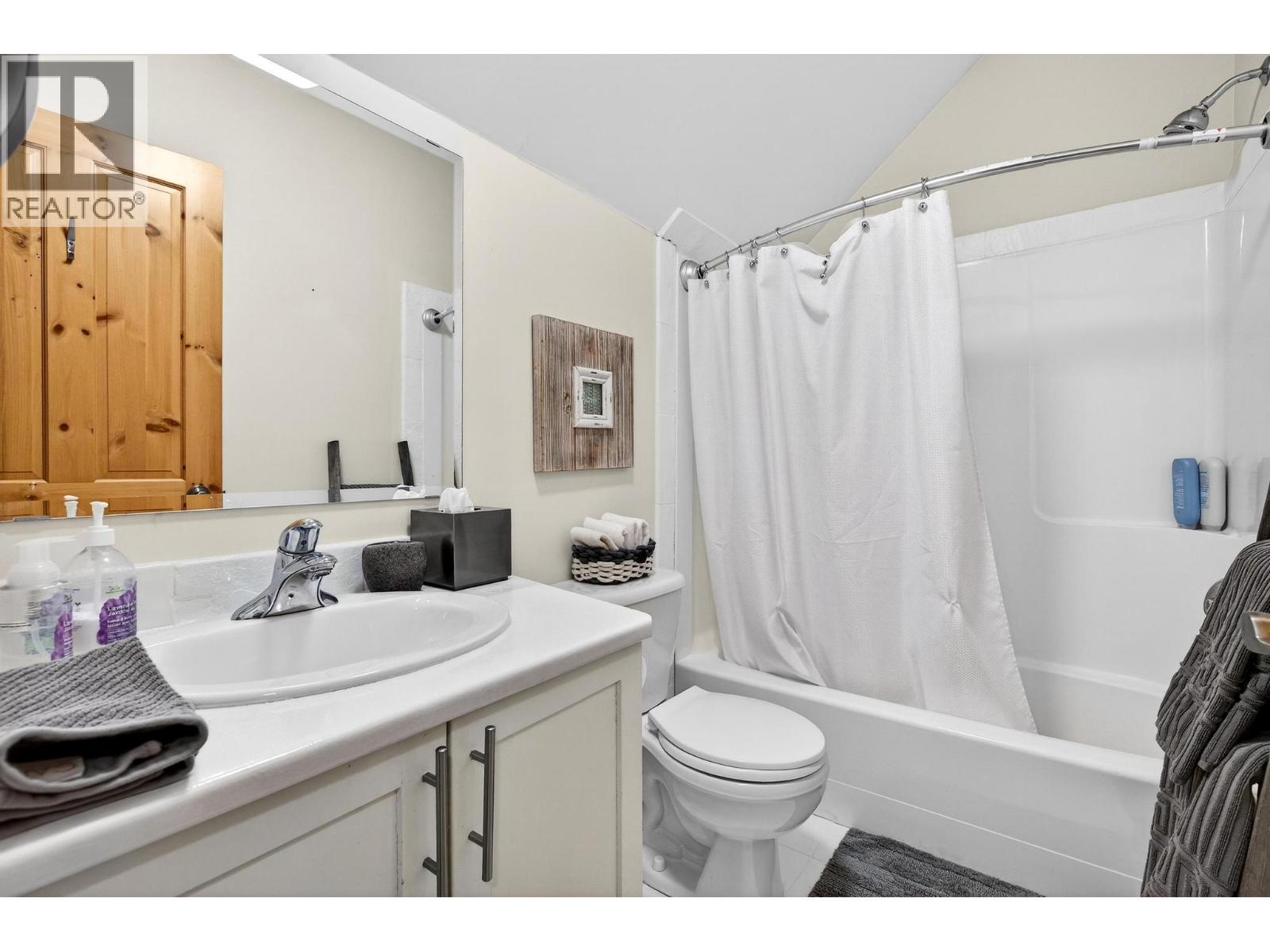 13 220 Kettleview Road, Big White