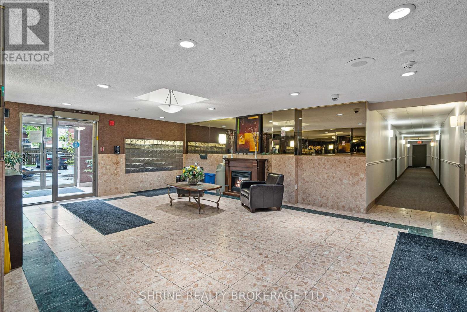 #1007 95 BASELINE ROAD W - 32