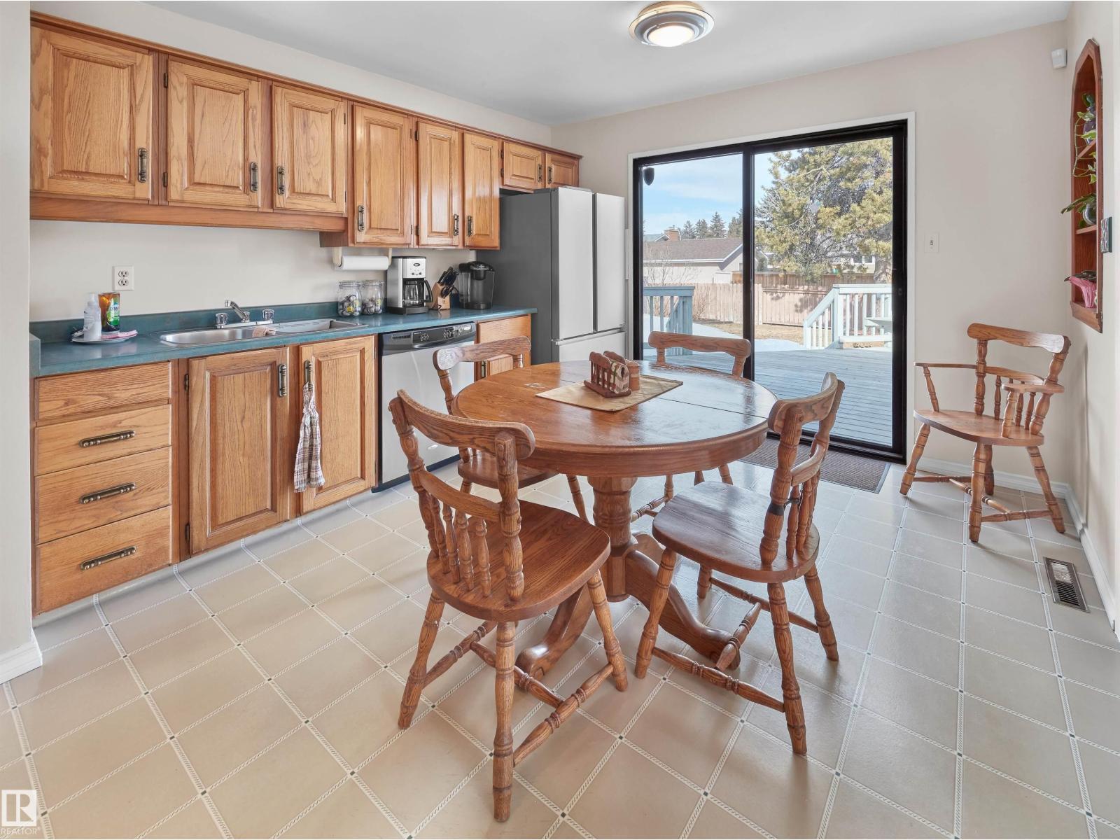 10928 36A AV NW, Edmonton