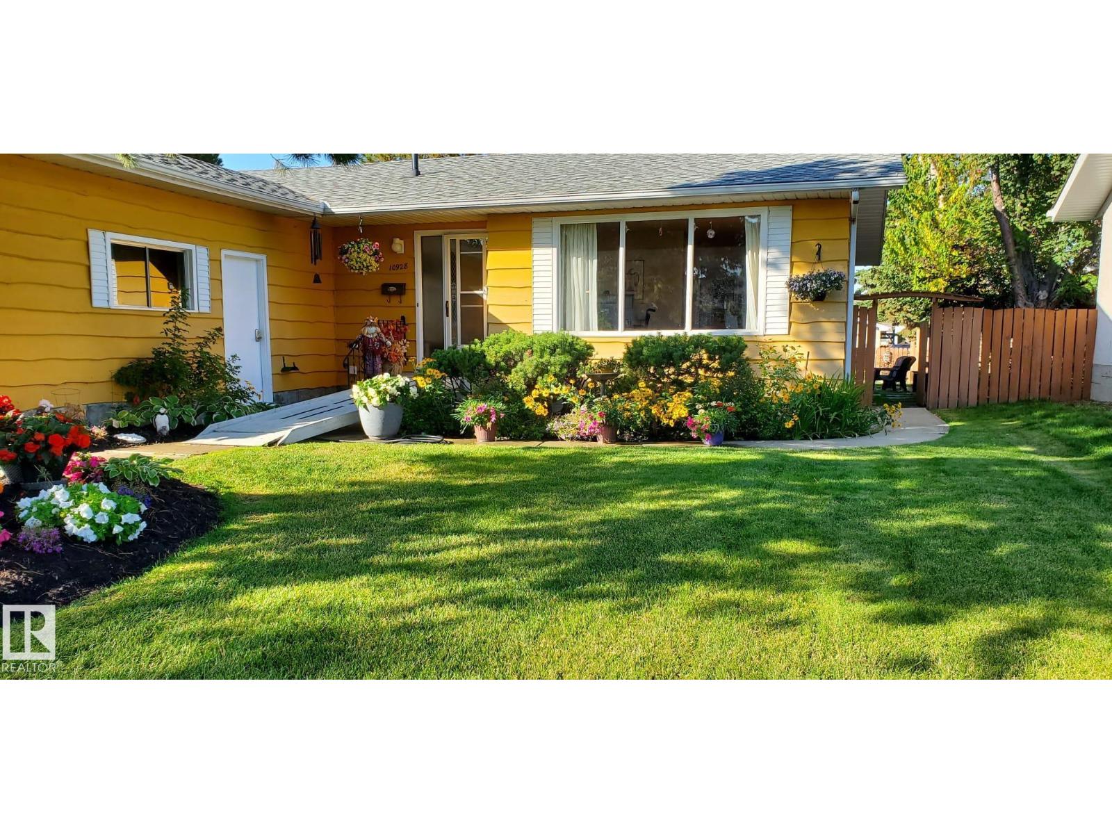 10928 36A AV NW, Edmonton