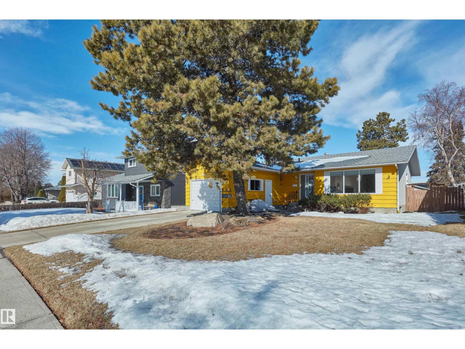 10928 36A AV NW, Edmonton