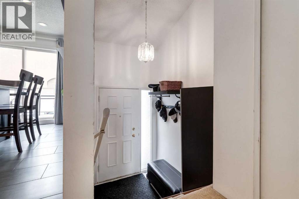 Single Family House for Sale in   Glenmore Trail SW Kelvin Grove Calgary 