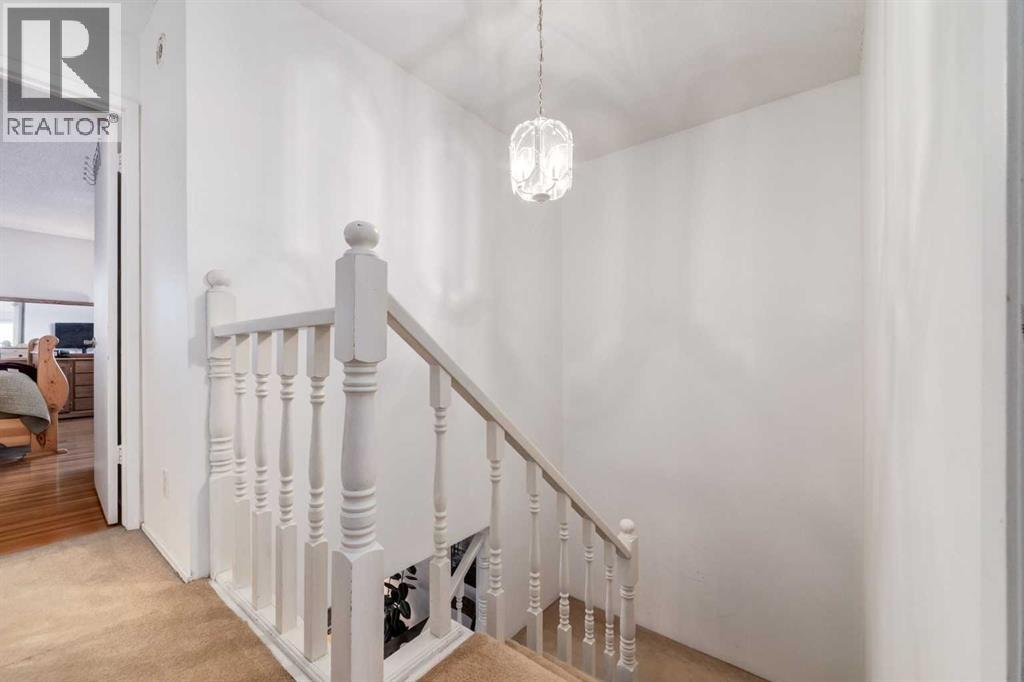 Single Family House for Sale in   Glenmore Trail SW Kelvin Grove Calgary 