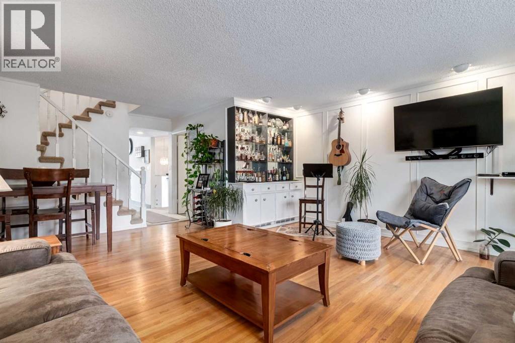 Single Family House for Sale in   Glenmore Trail SW Kelvin Grove Calgary 