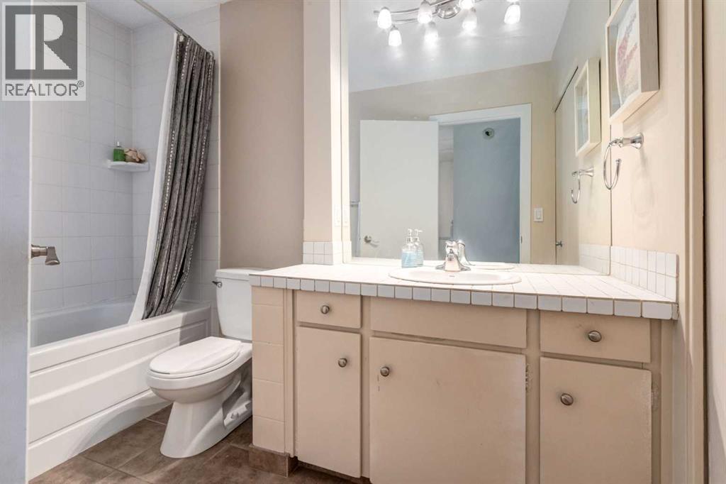 Single Family House for Sale in   Glenmore Trail SW Kelvin Grove Calgary 