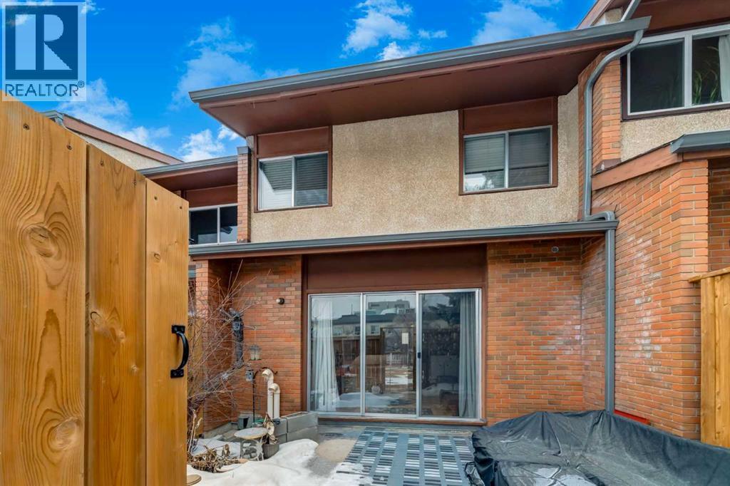 Single Family House for Sale in   Glenmore Trail SW Kelvin Grove Calgary 
