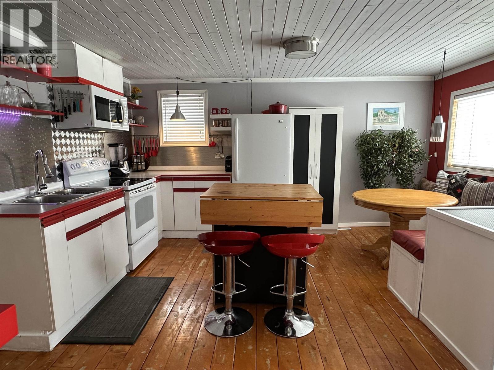 10647 101 STREET - 6