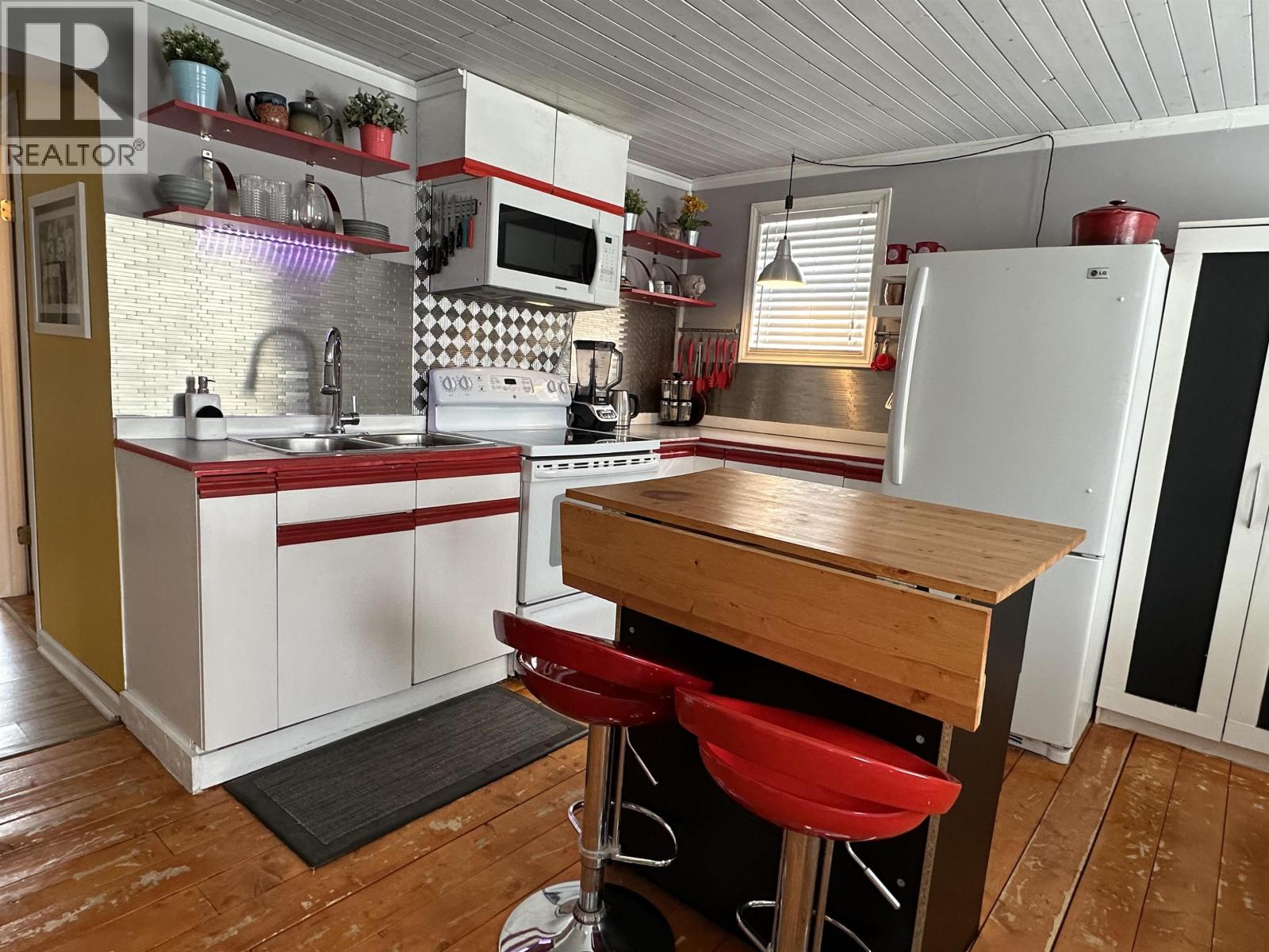 10647 101 STREET - 7