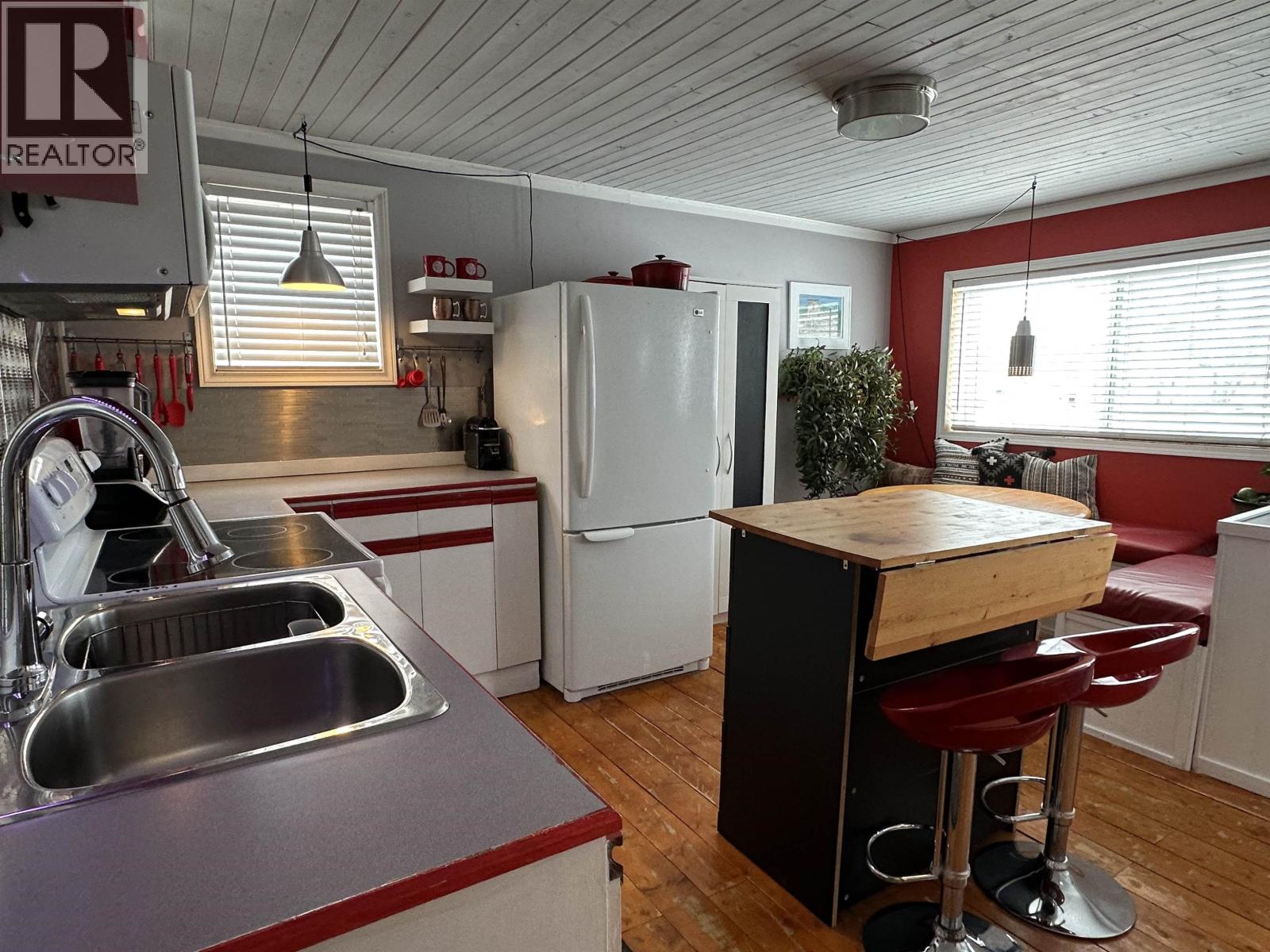 10647 101 STREET - 5