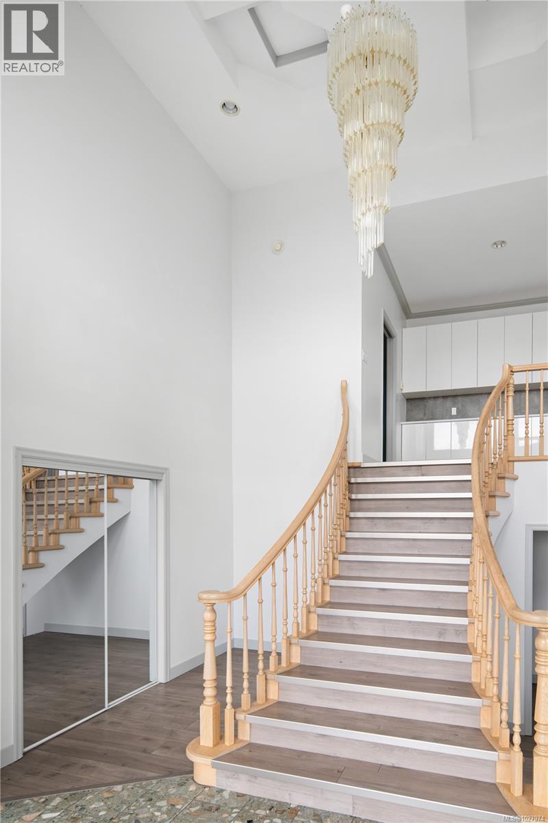 1087 TOTEMWOOD LANE - 17