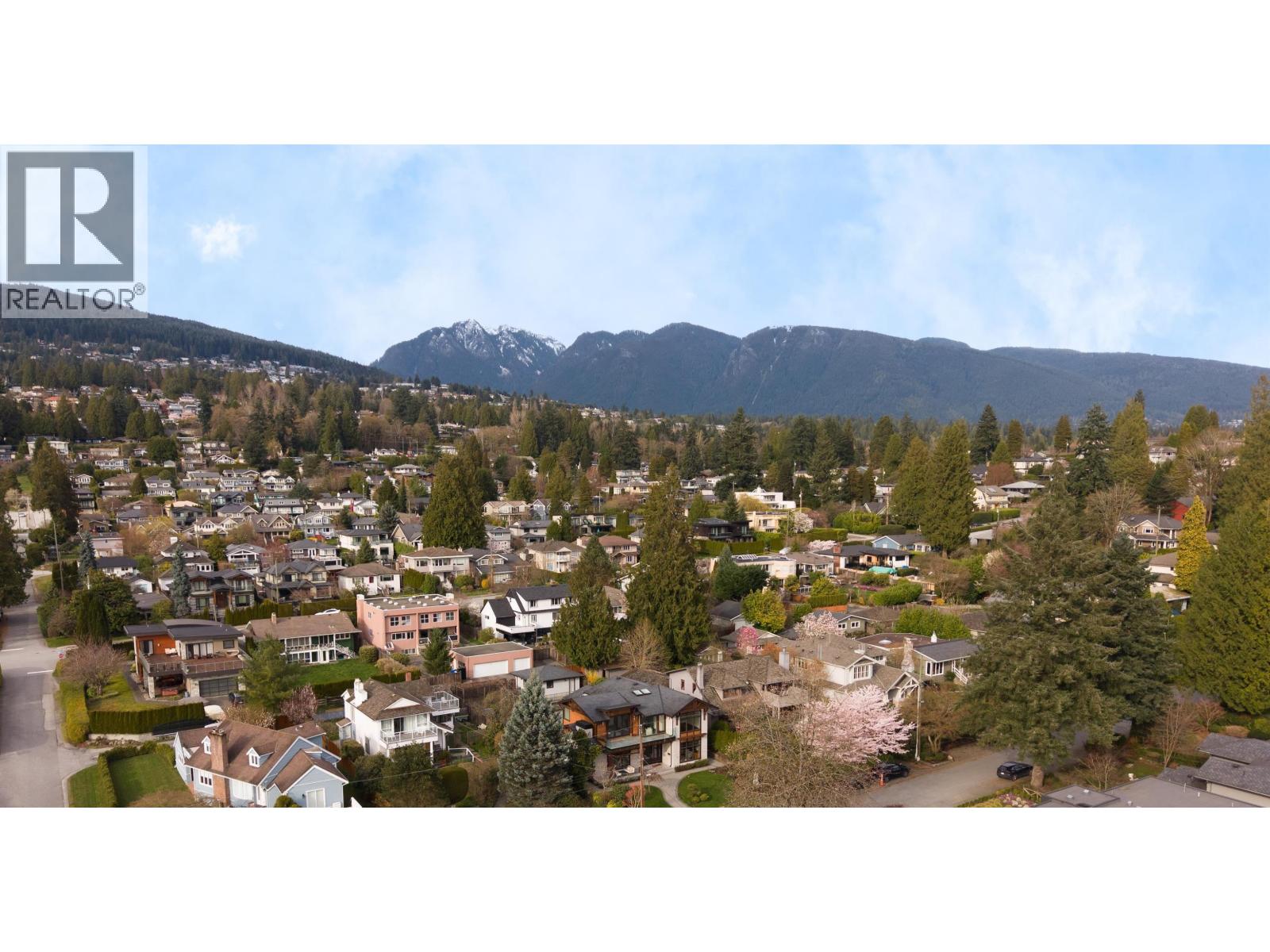 1175 HAYWOOD AVENUE, West Vancouver