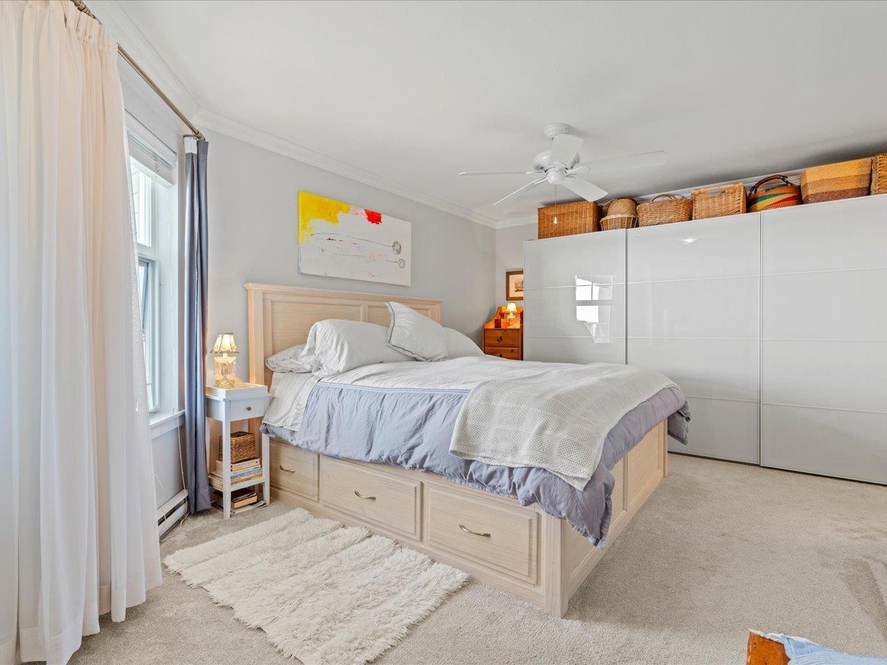 406 15621 MARINE DRIVE, White Rock