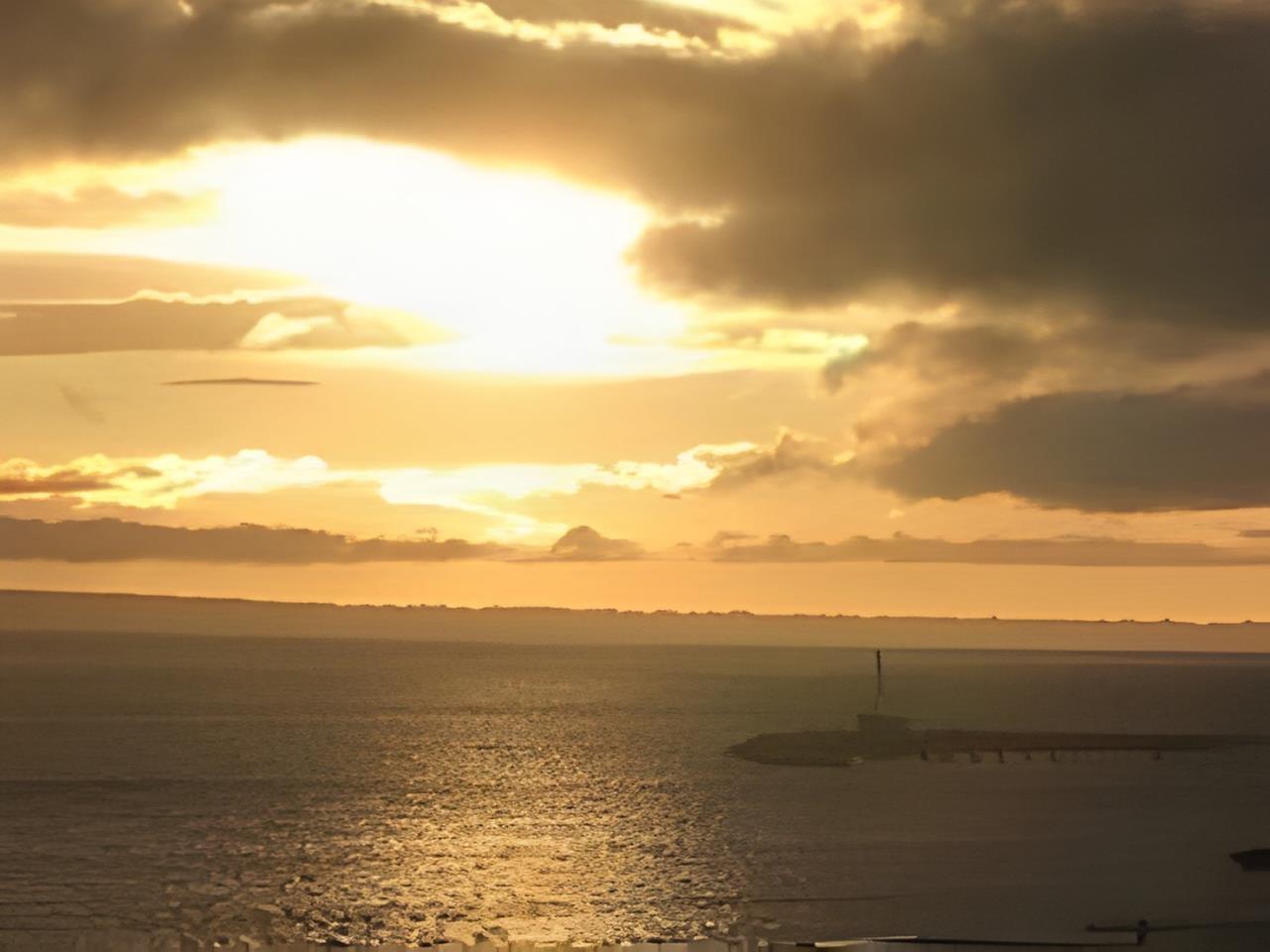 406 15621 MARINE DRIVE, White Rock