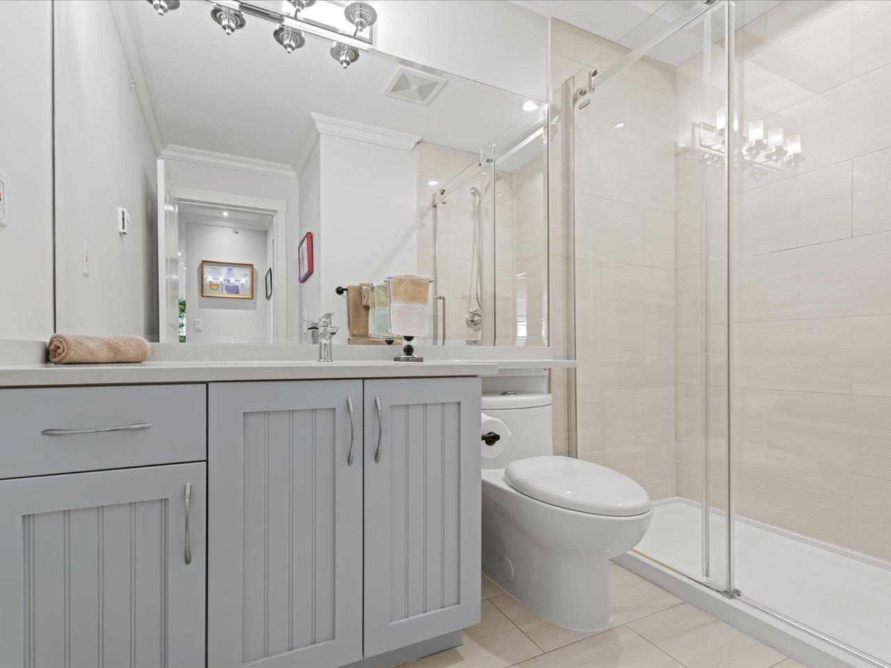 406 15621 MARINE DRIVE, White Rock