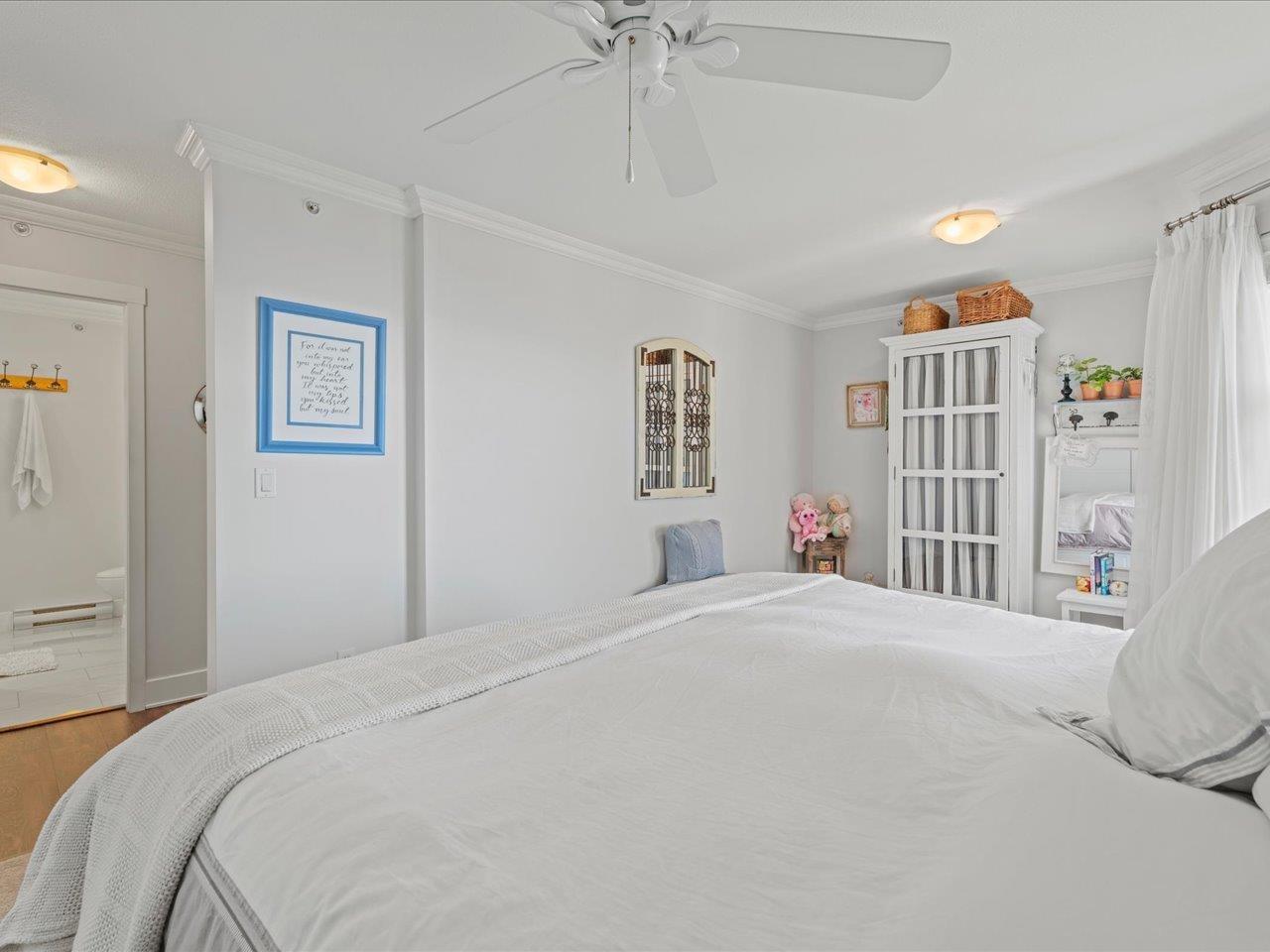 406 15621 MARINE DRIVE, White Rock