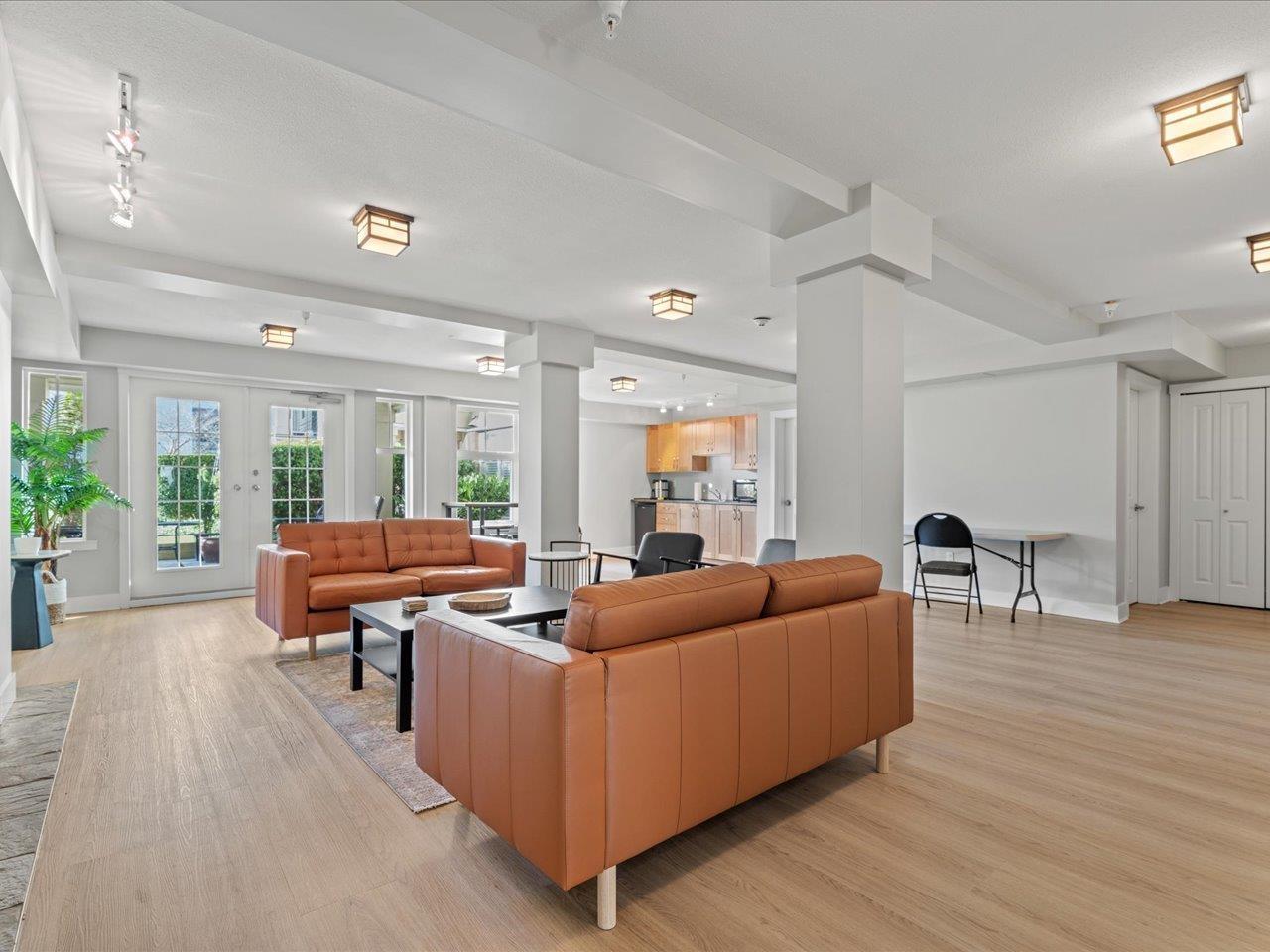 406 15621 MARINE DRIVE, White Rock