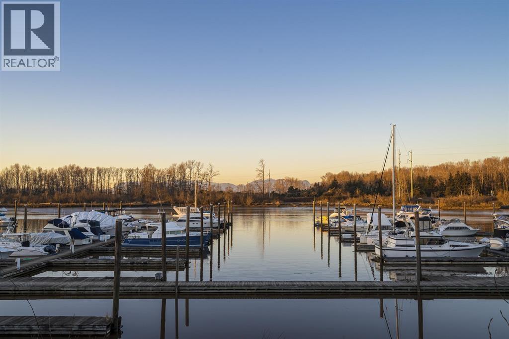 #12B-5551 ADMIRAL Way, Delta