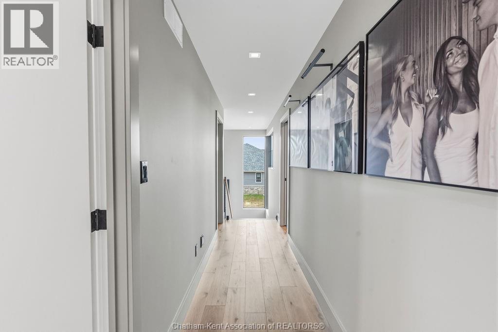 54 DUNDEE DRIVE WEST - 21