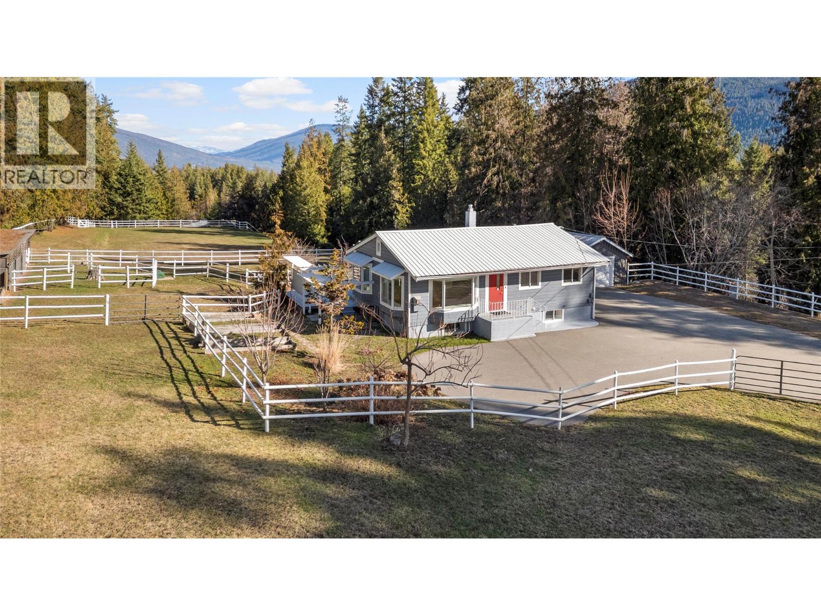 4091 10 Avenue SE, Salmon Arm