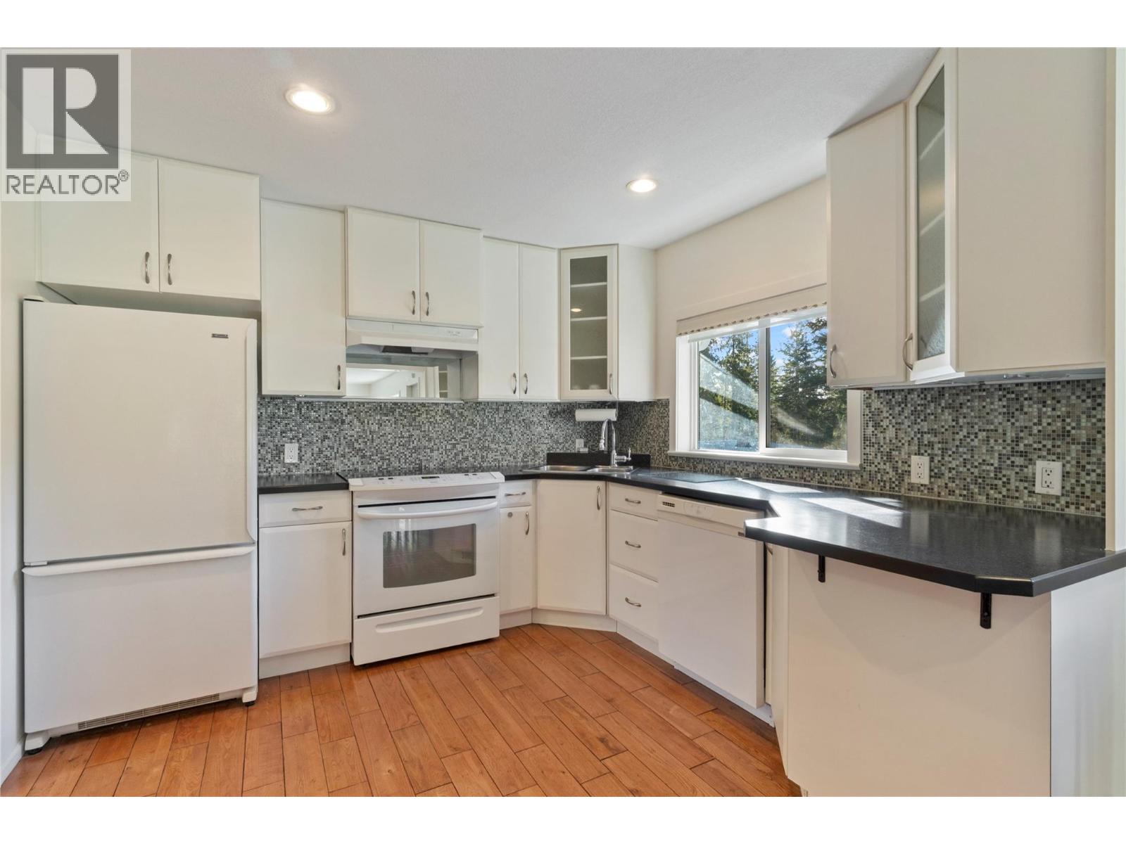 4091 10 Avenue SE, Salmon Arm