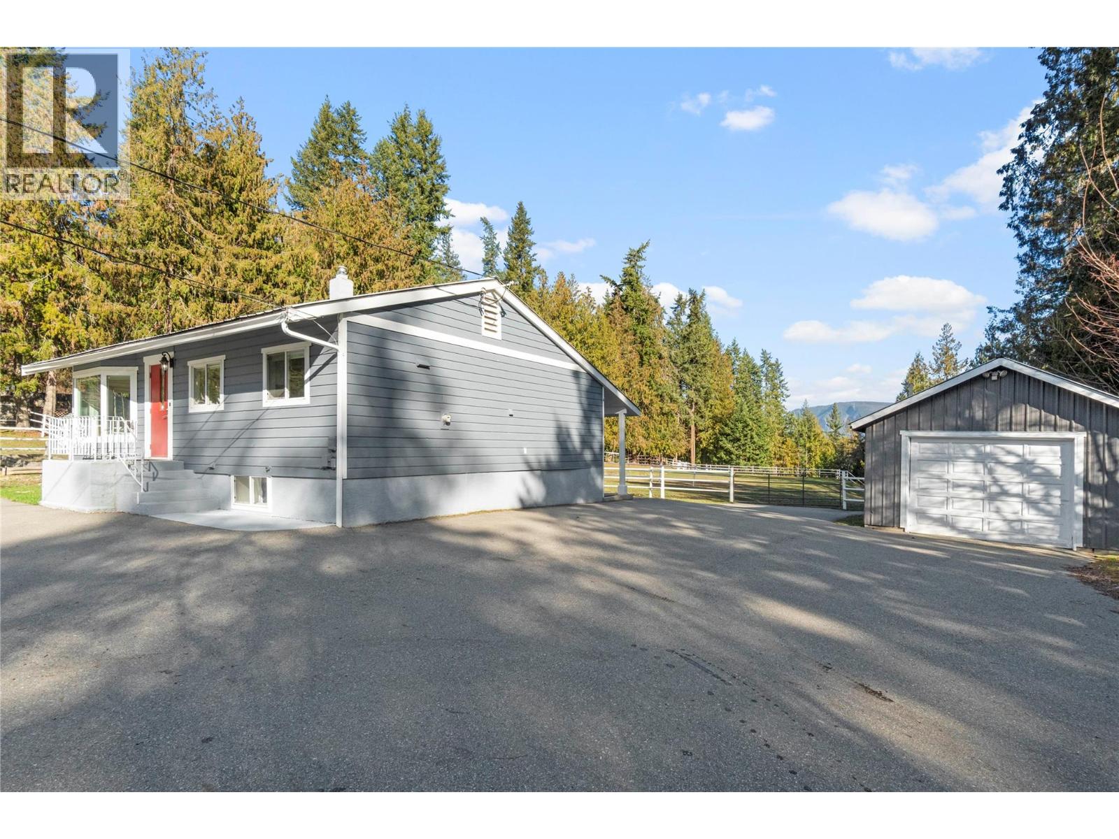 4091 10 Avenue SE, Salmon Arm