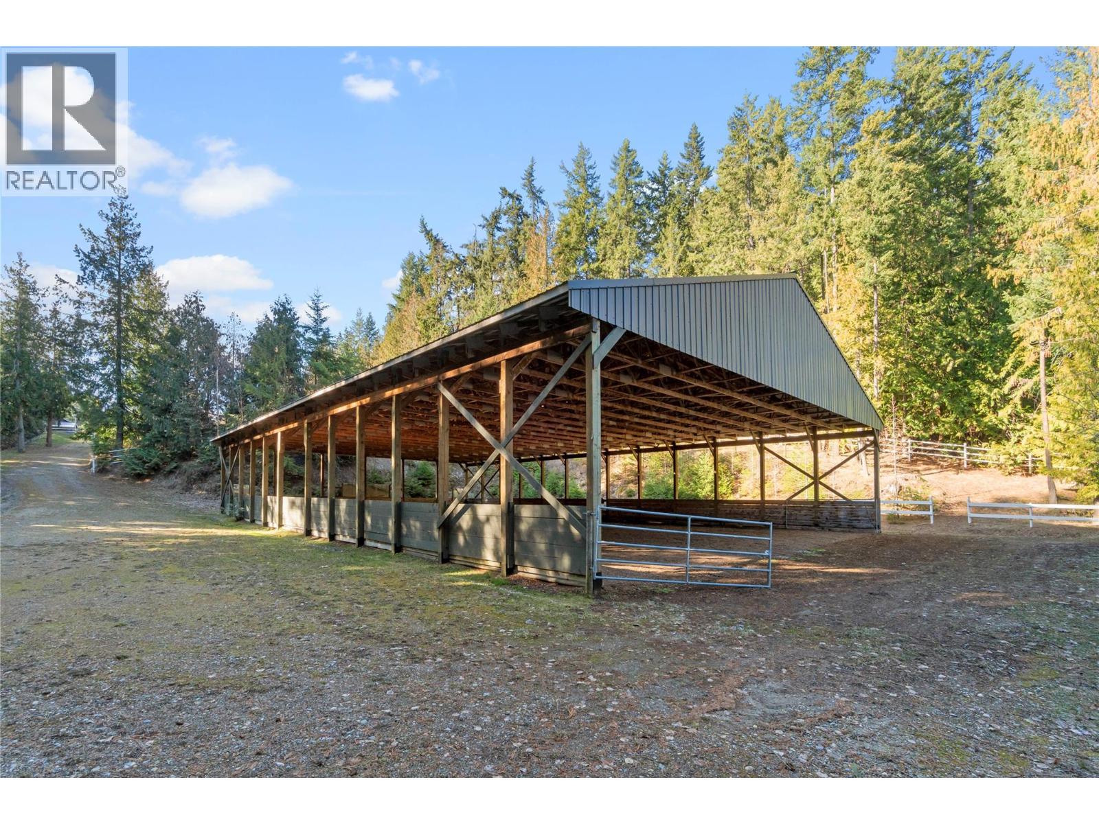 4091 10 Avenue SE, Salmon Arm