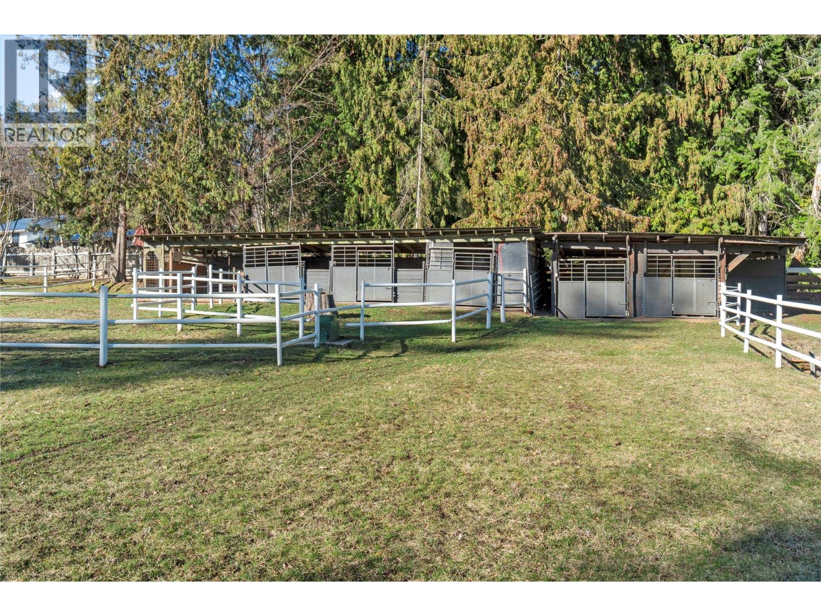4091 10 Avenue SE, Salmon Arm