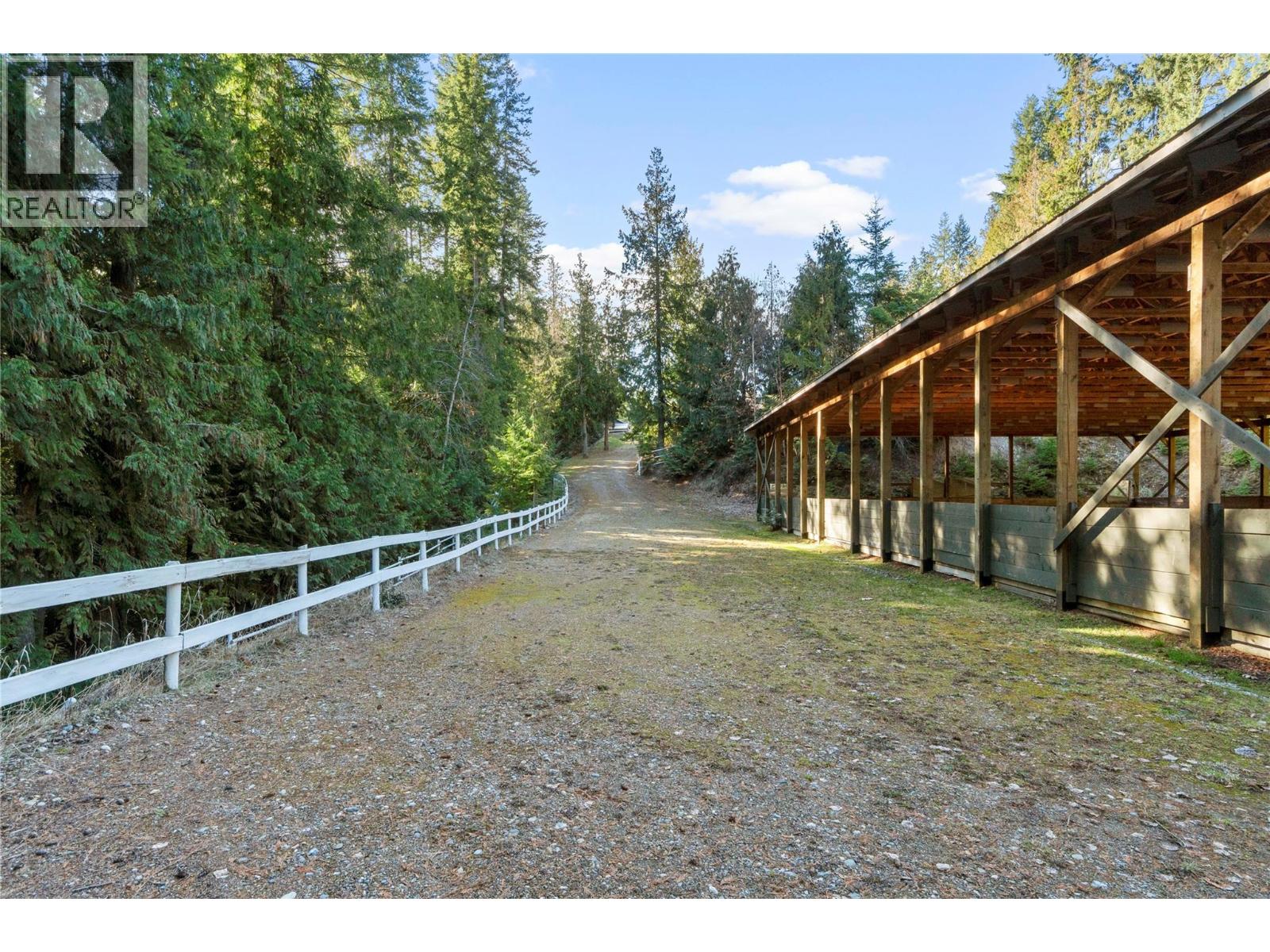 4091 10 Avenue SE, Salmon Arm