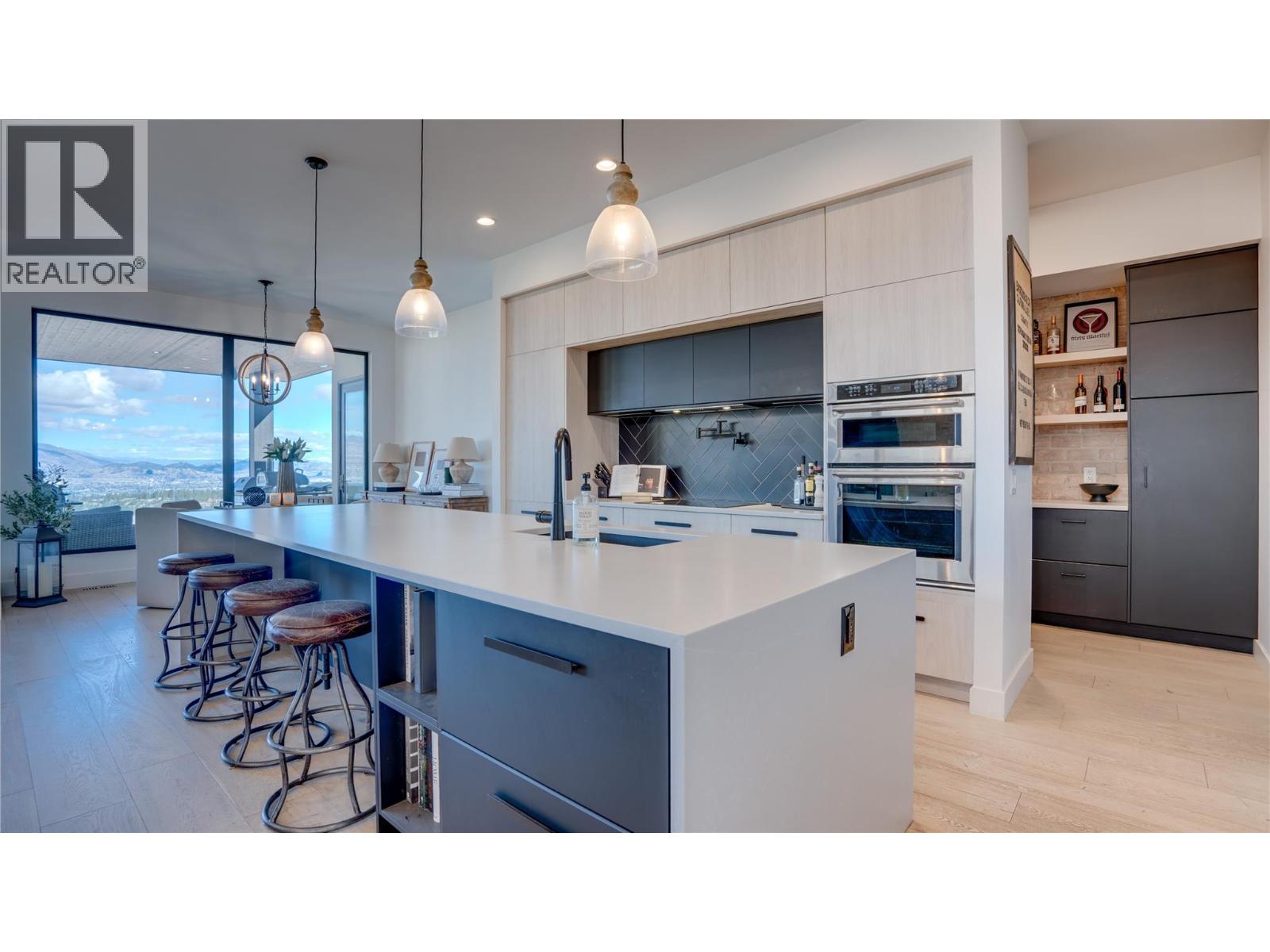  1220 Ponds Avenue, Kelowna