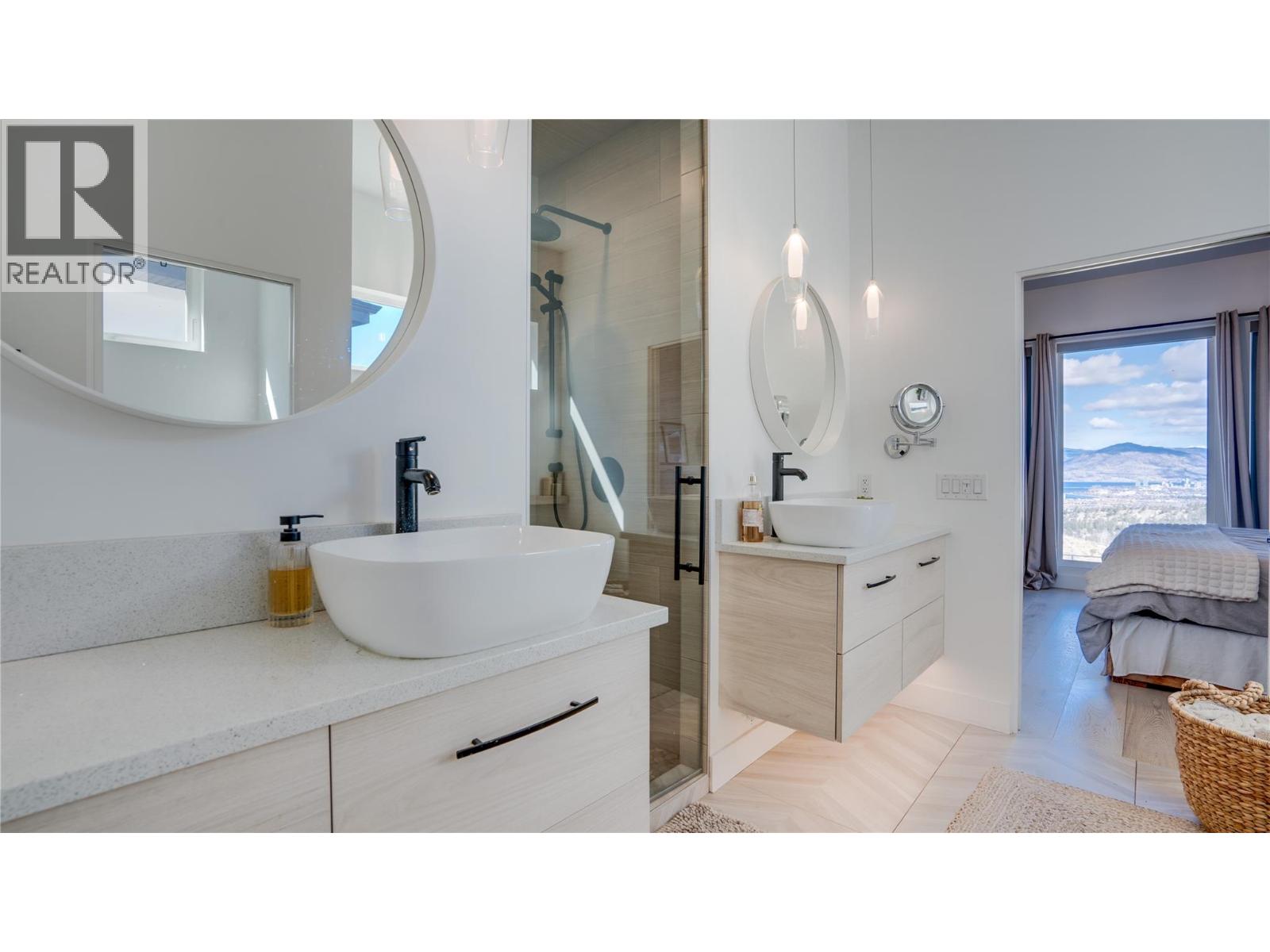  1220 Ponds Avenue, Kelowna