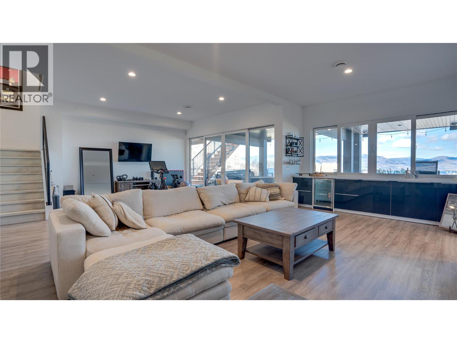  1220 Ponds Avenue, Kelowna