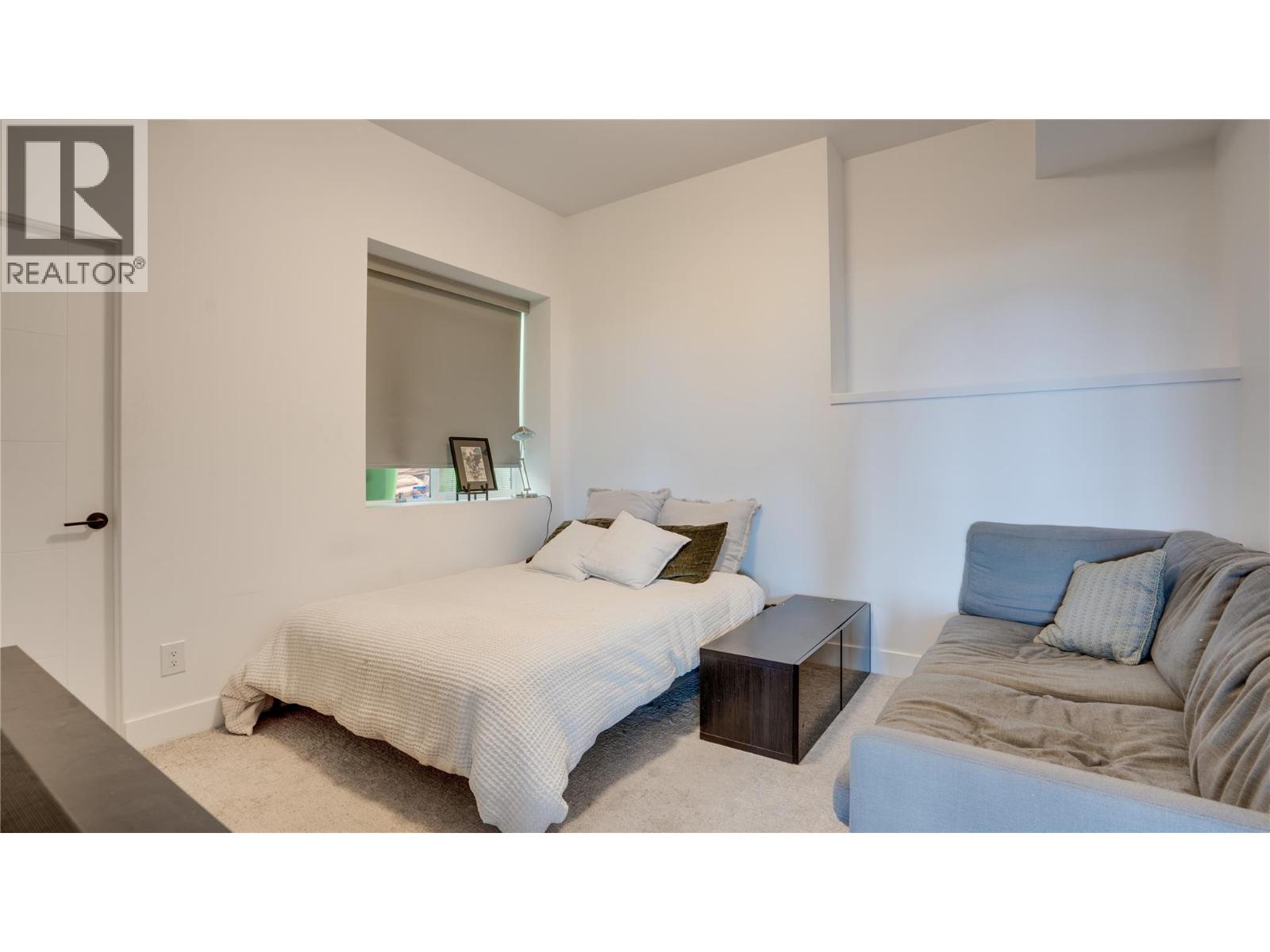  1220 Ponds Avenue, Kelowna